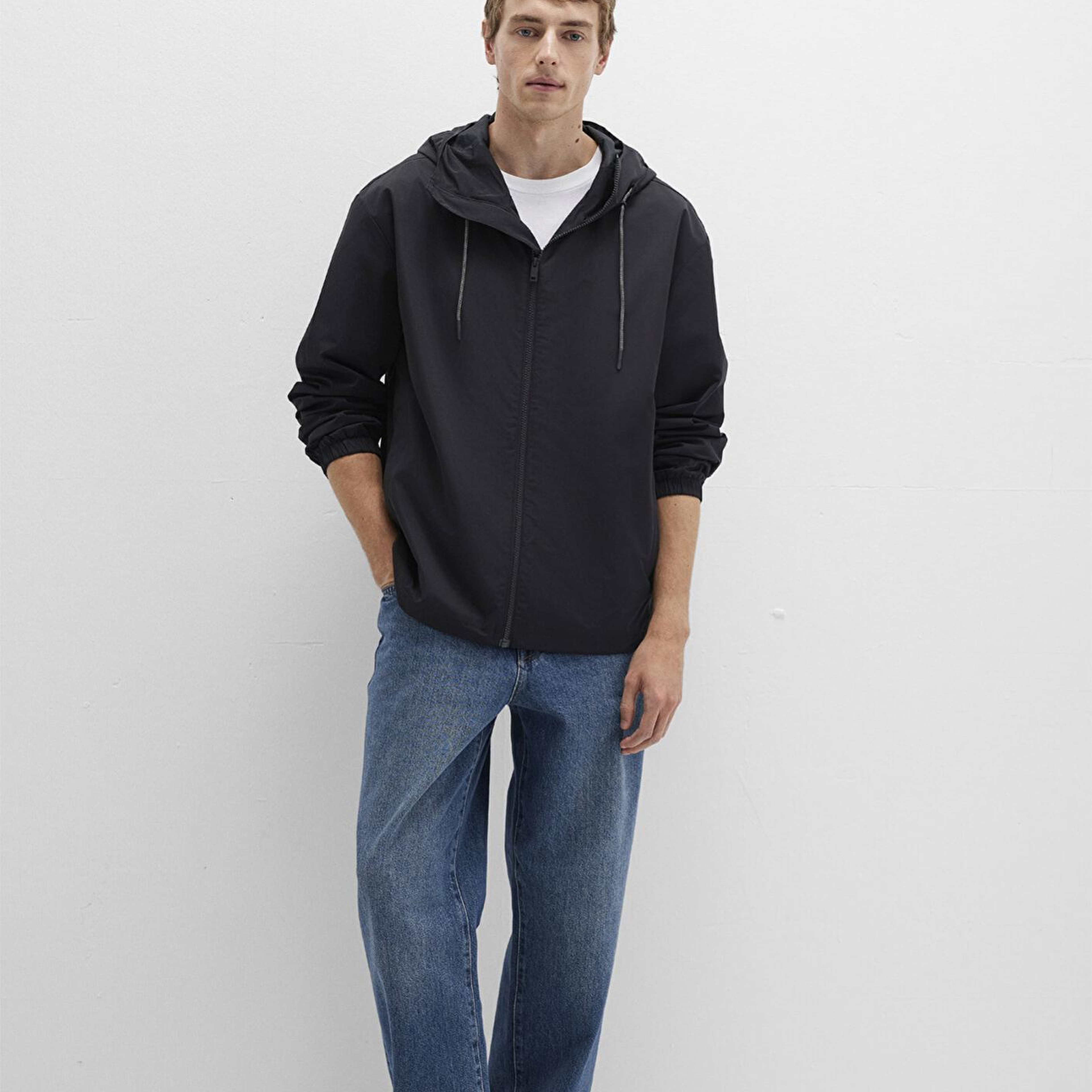 Mavi Kapüşonlu Siyah Mont 0110641-71379