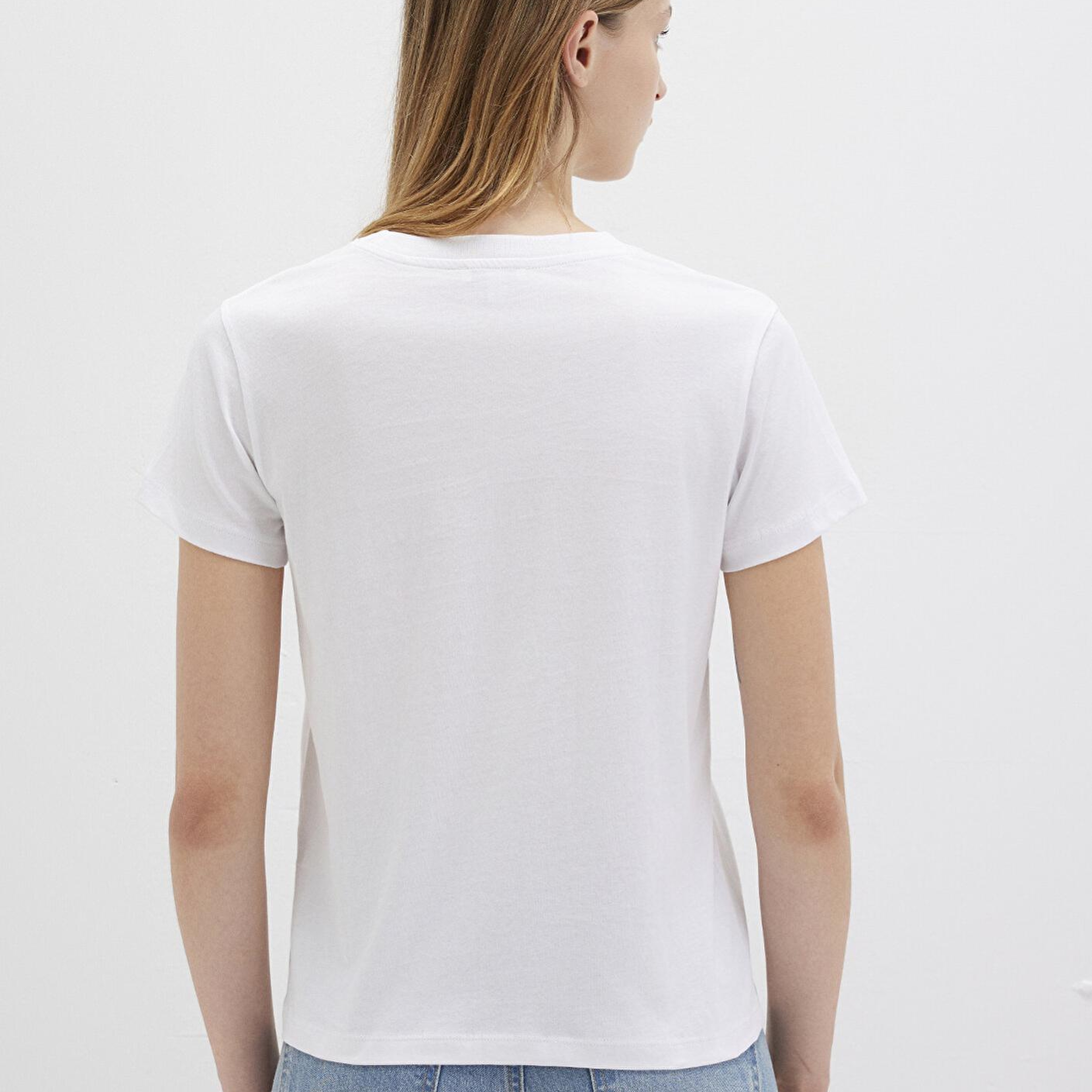 Mavi Mavi Kedi Baskılı Beyaz Tişört Semi Slim Fit / Yarı Dar Kesim 1613287-620