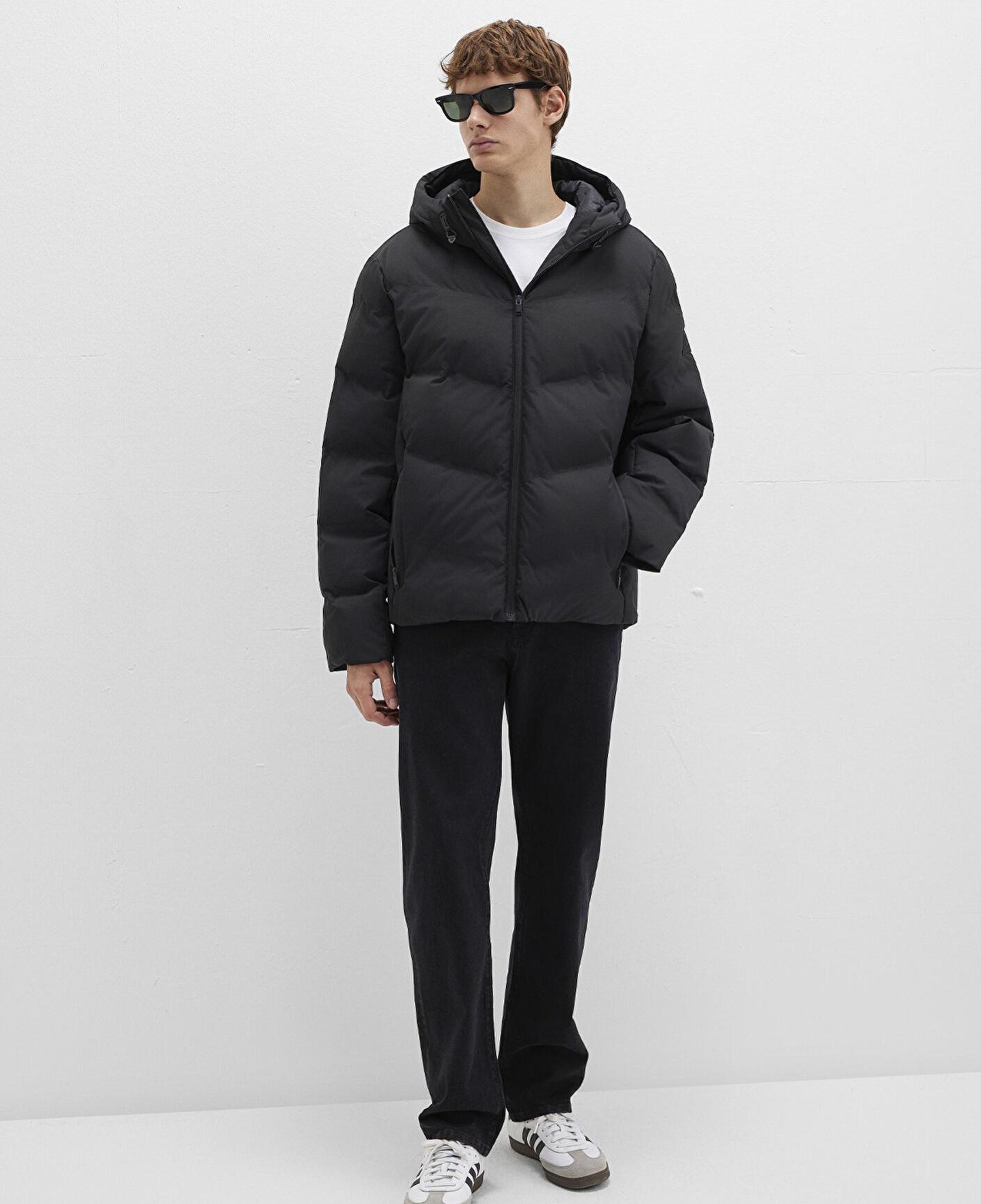 Mavi Su İtici Kapüşonlu Siyah Şişme Mont 0110651-71379