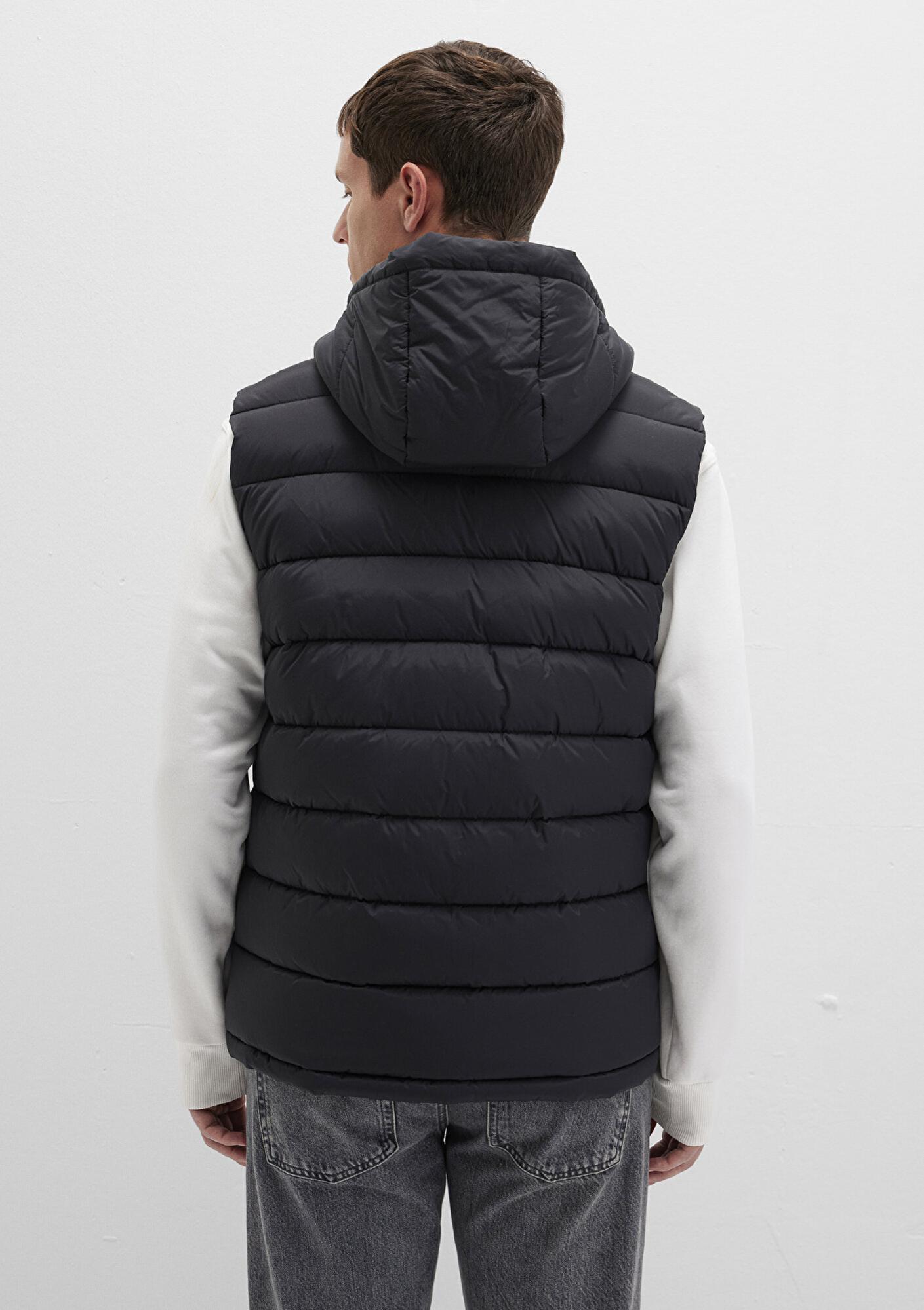 Mavi Kapüşonlu Siyah Şişme Yelek Regular Fit / Normal Kesim 0110604-71379