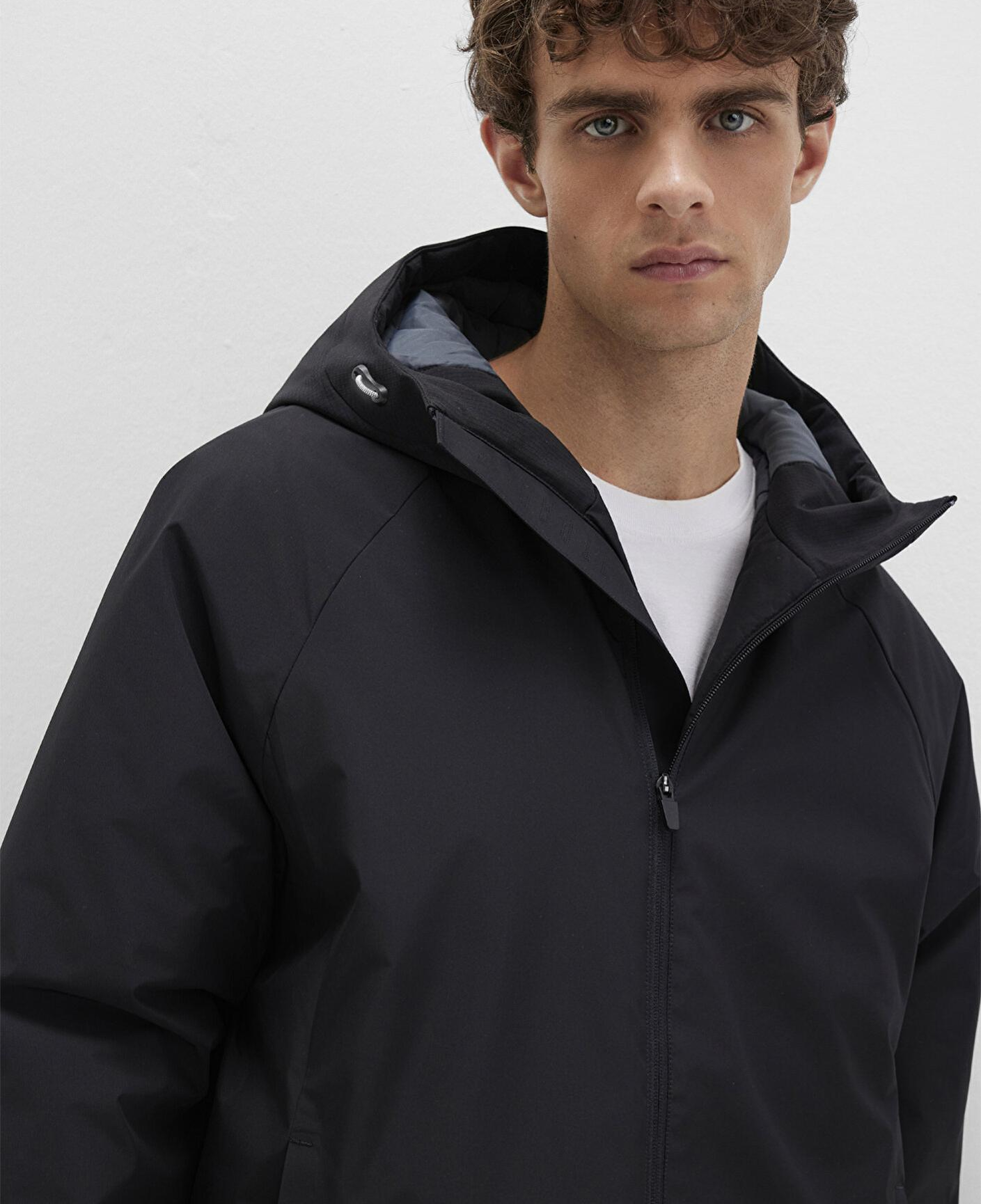 Mavi Su İtici Kapüşonlu Siyah Mont 0110615-71379