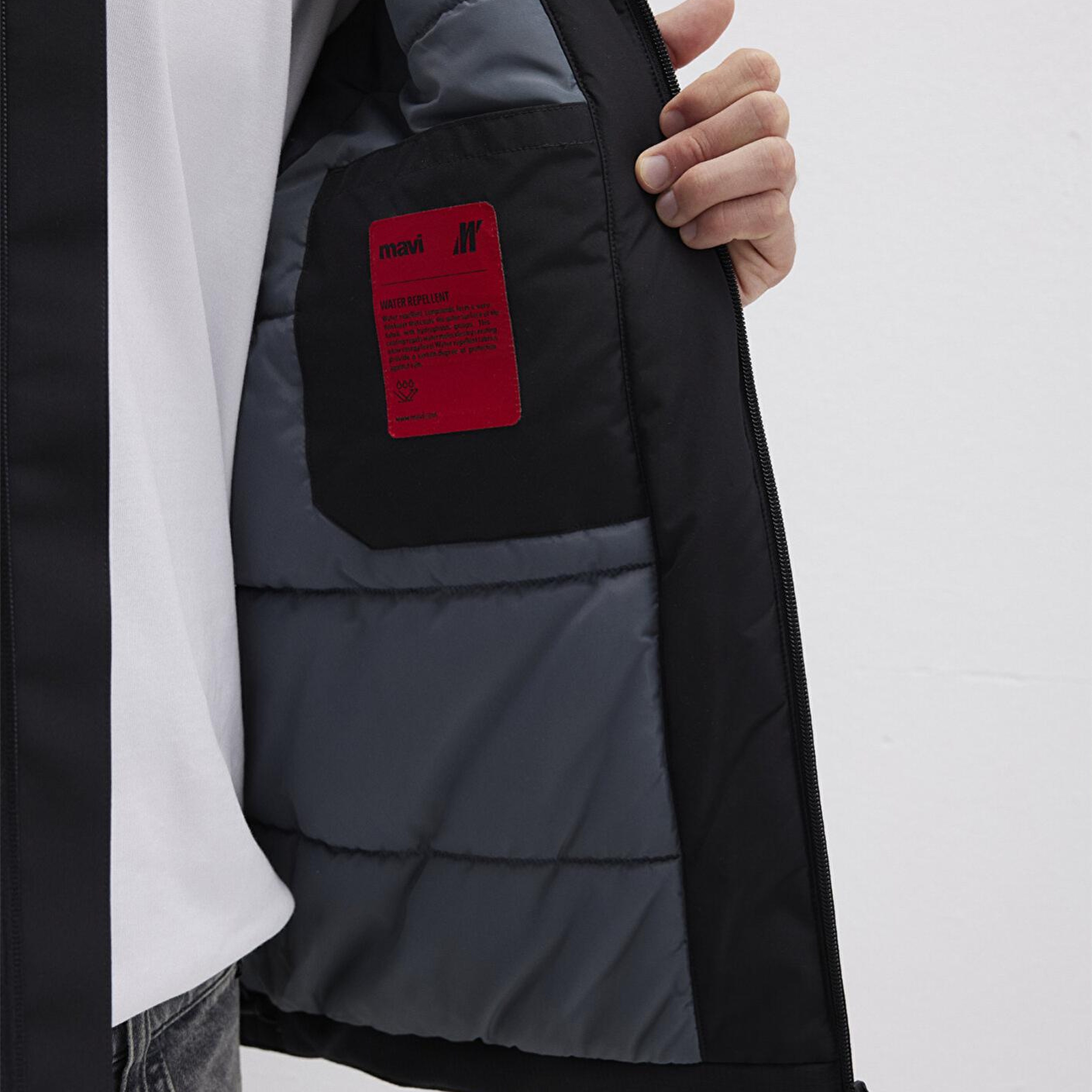 Mavi Su İtici Kapüşonlu Siyah Mont 0110615-71379