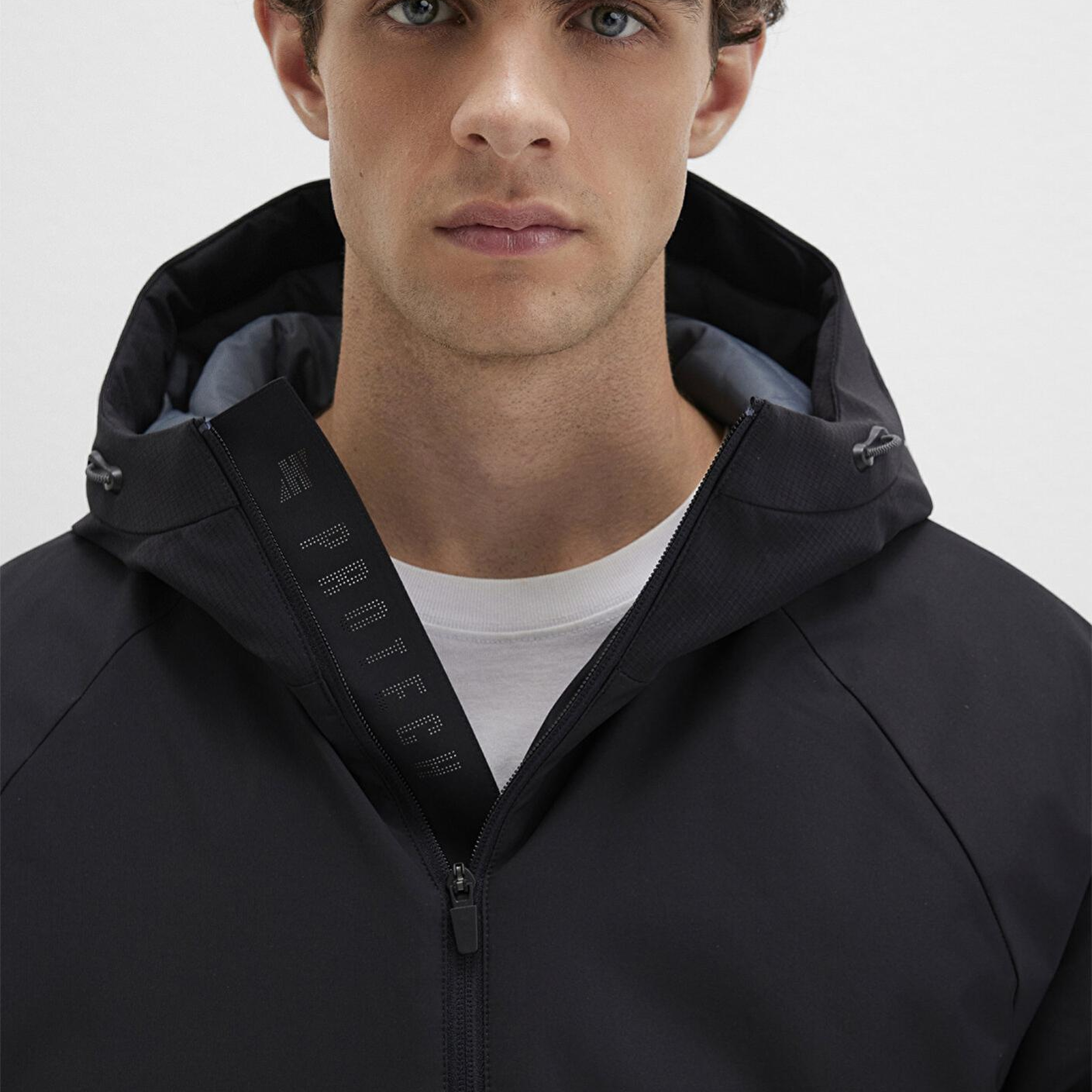 Mavi Su İtici Kapüşonlu Siyah Mont 0110615-71379