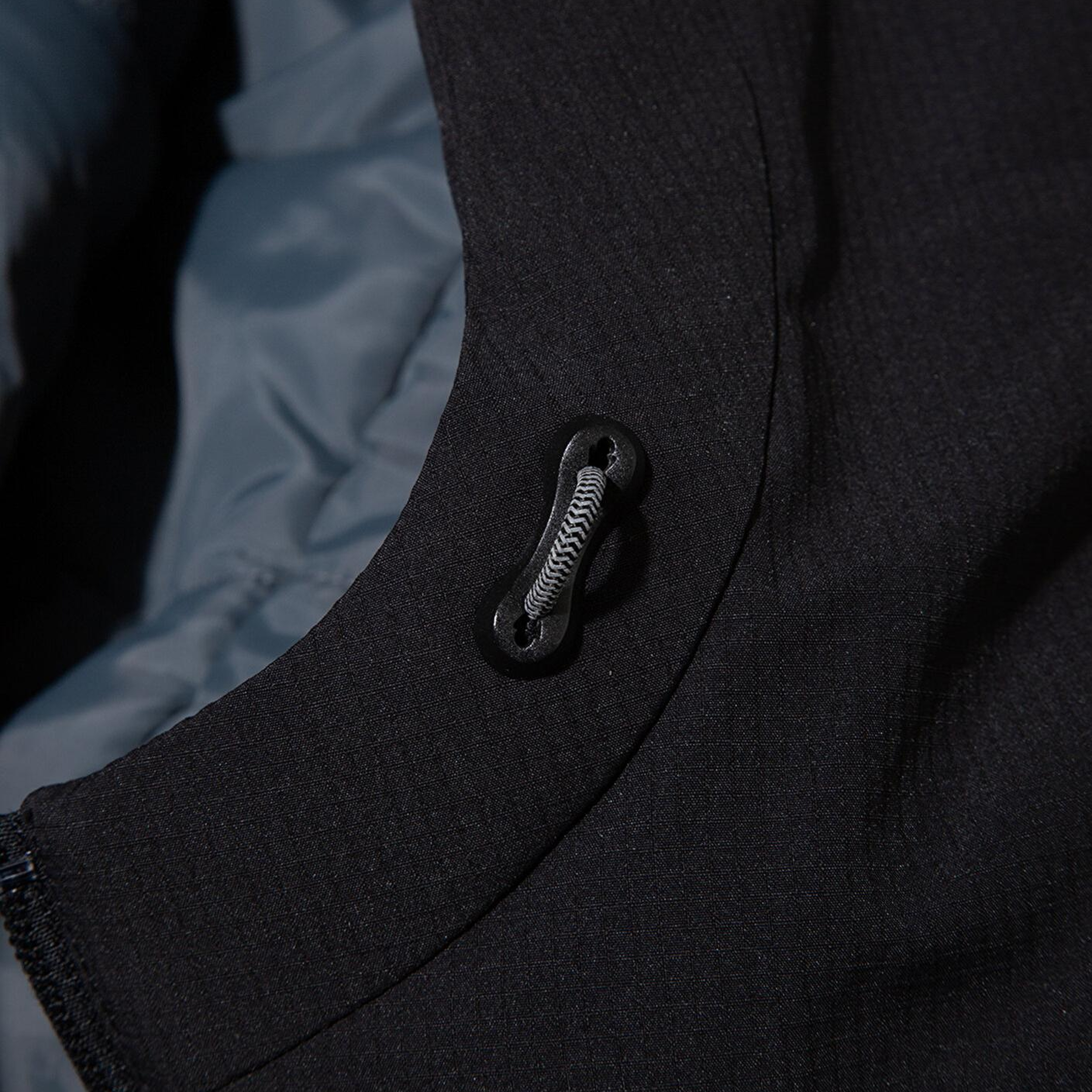 Mavi Su İtici Kapüşonlu Siyah Mont 0110615-71379