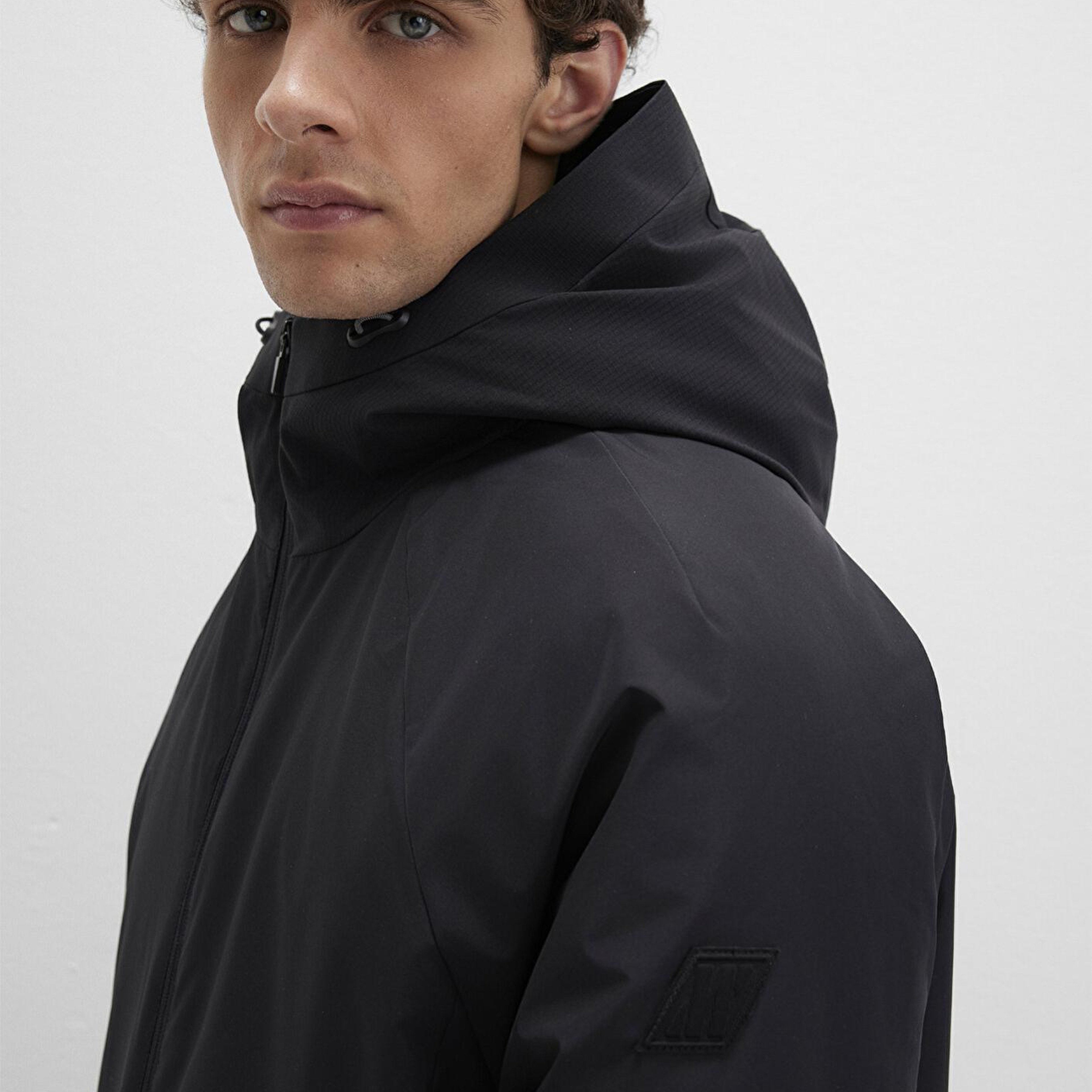 Mavi Su İtici Kapüşonlu Siyah Mont 0110615-71379