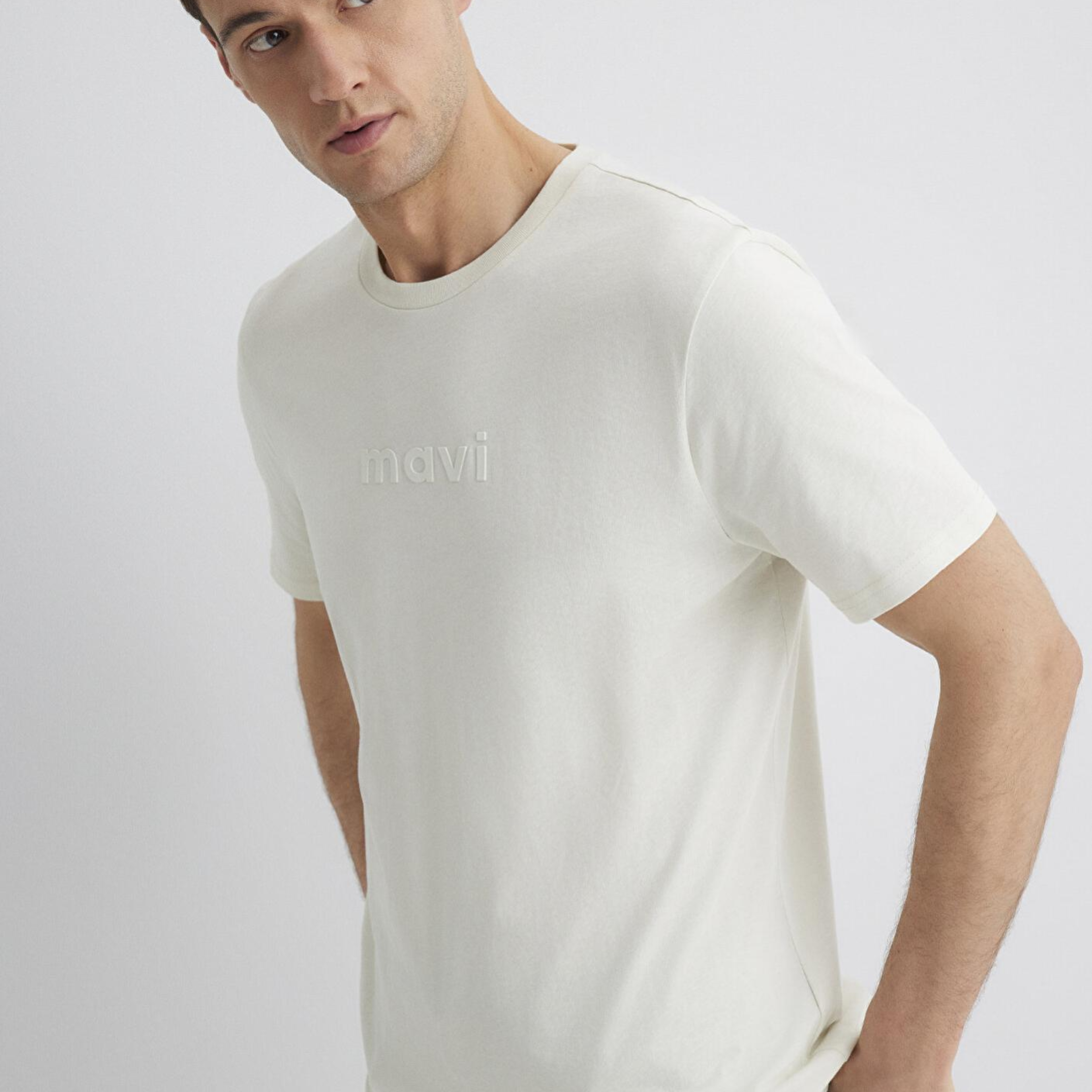 Mavi Mavi Logo Baskılı Ekru Tişört Regular Fit / Normal Kesim 0612732-70142