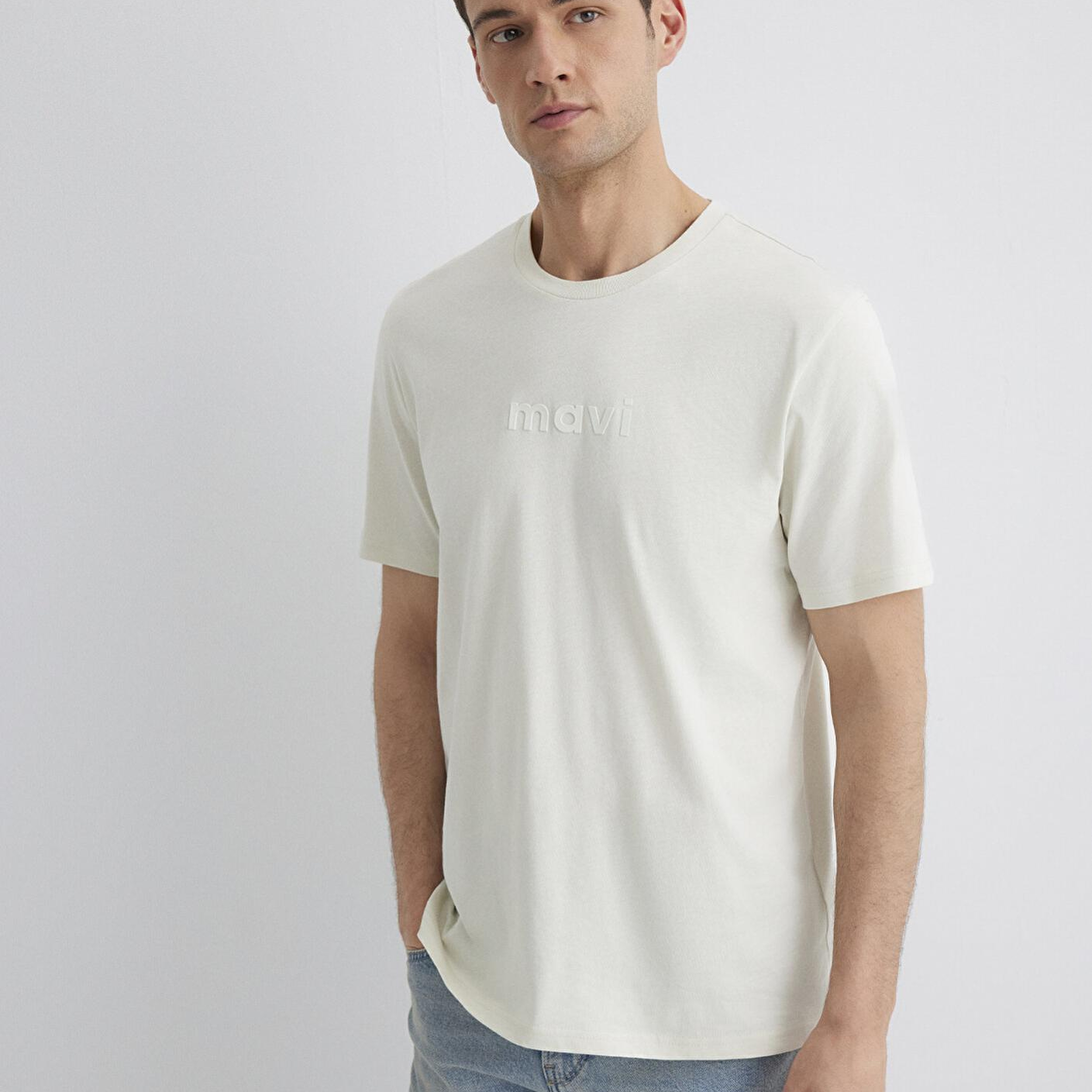 Mavi Mavi Logo Baskılı Ekru Tişört Regular Fit / Normal Kesim 0612732-70142