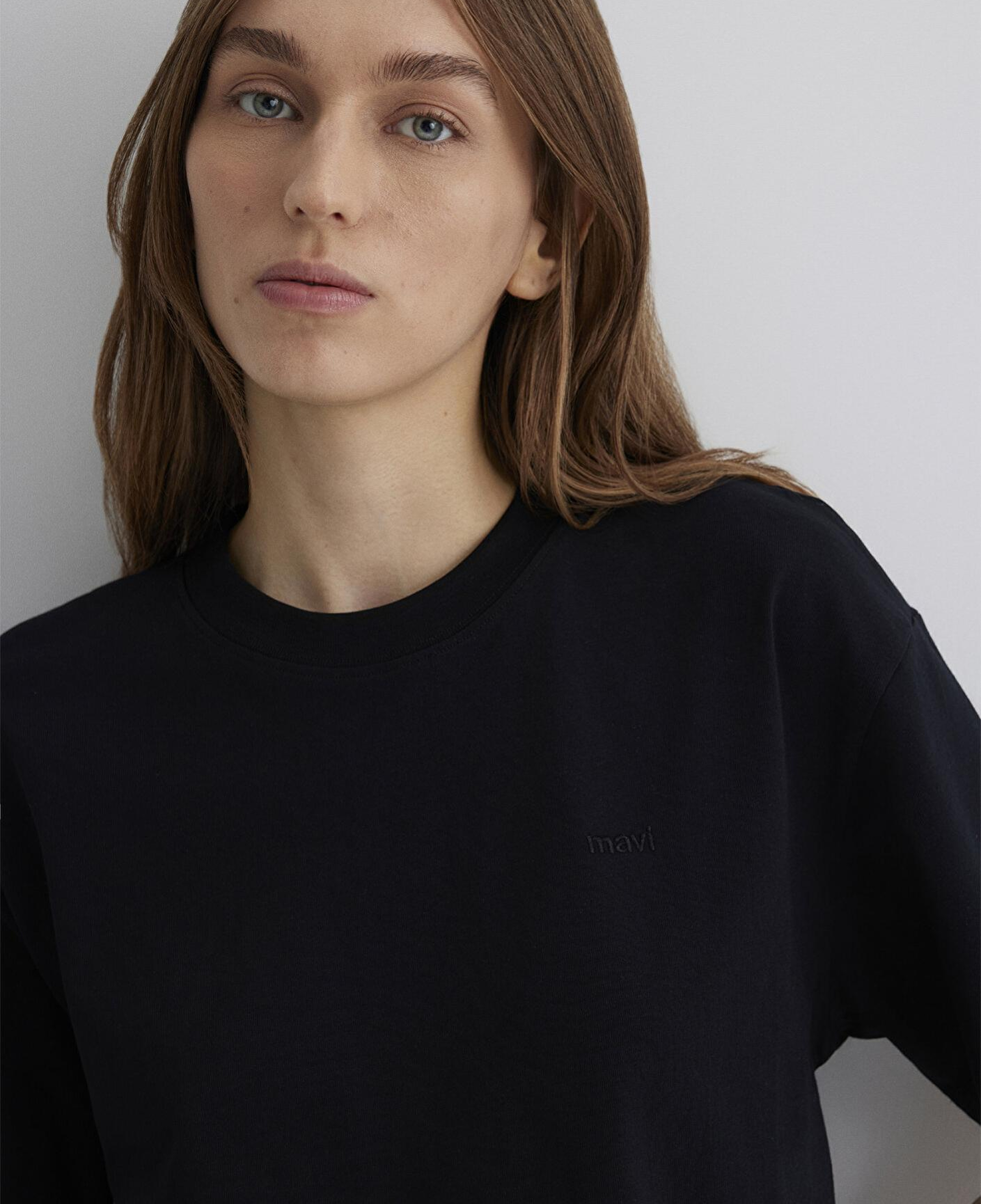 Mavi Mavi Nakışlı Siyah Basic Tişört Loose Fit / Bol Rahat Kesim 1613225-900