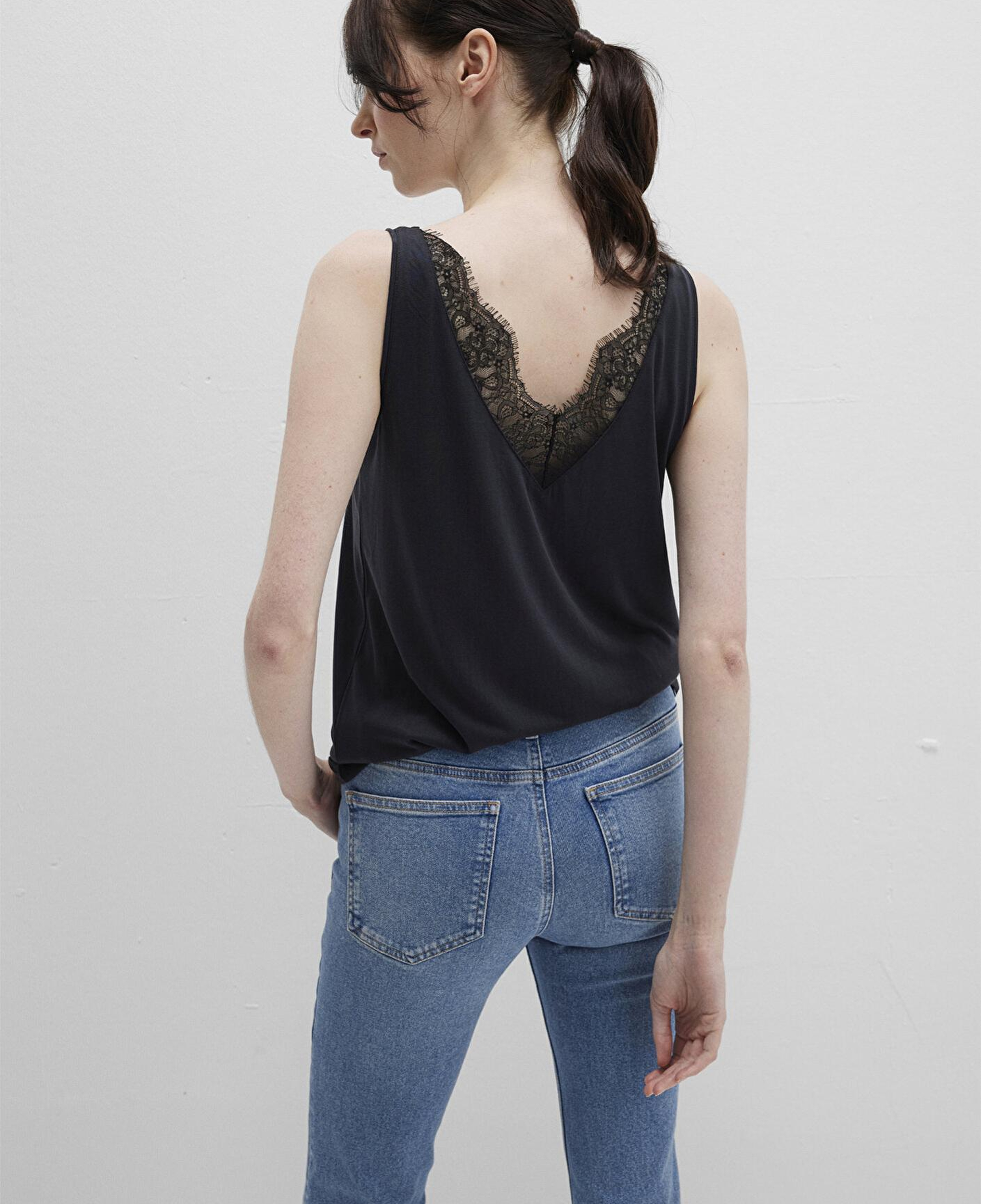 Mavi Dantel Detaylı (TENCEL™) Siyah Modal Atlet Slim Fit / Dar Kesim 1613215-900