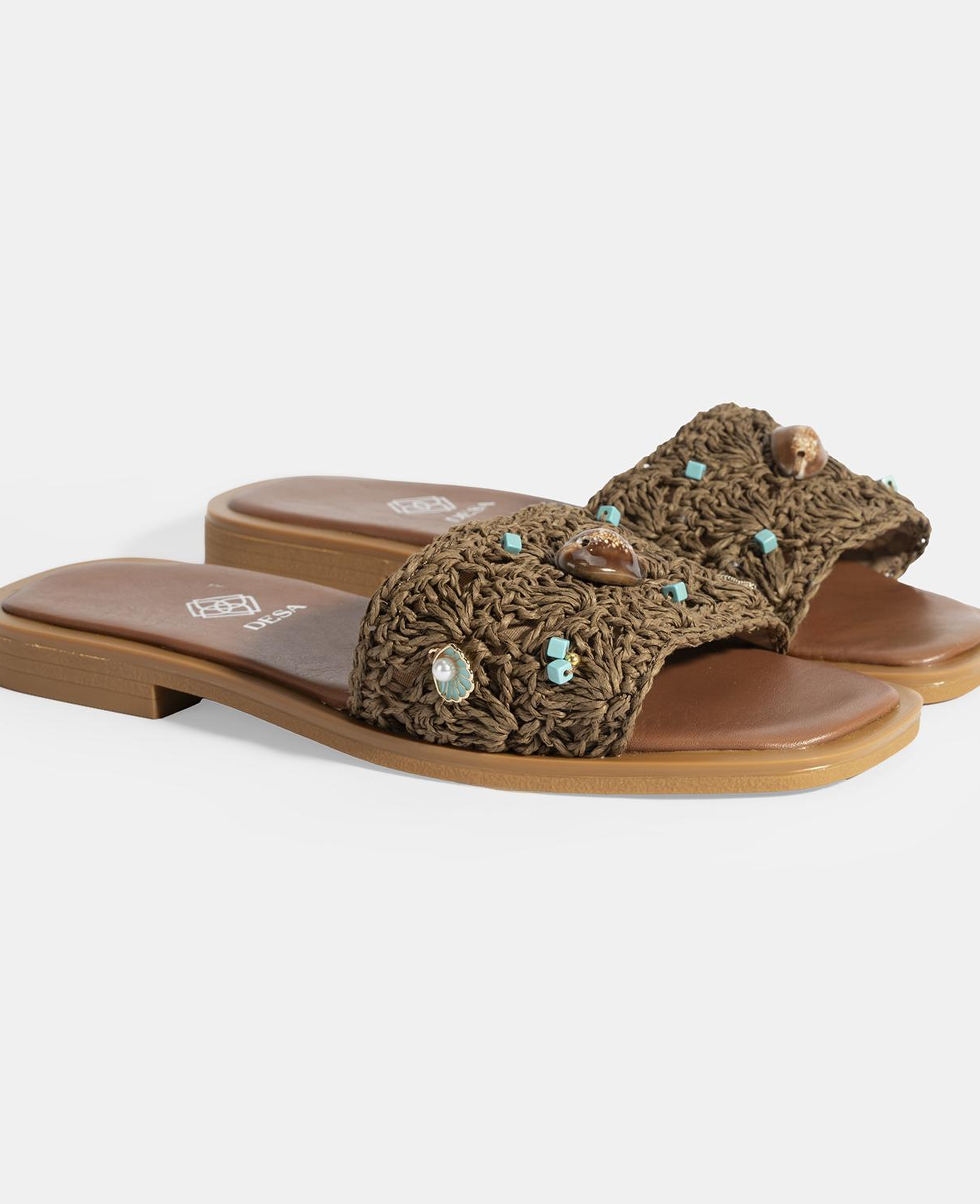 Kadın Kahve Boncuk İşlemeli Hasır Terlik