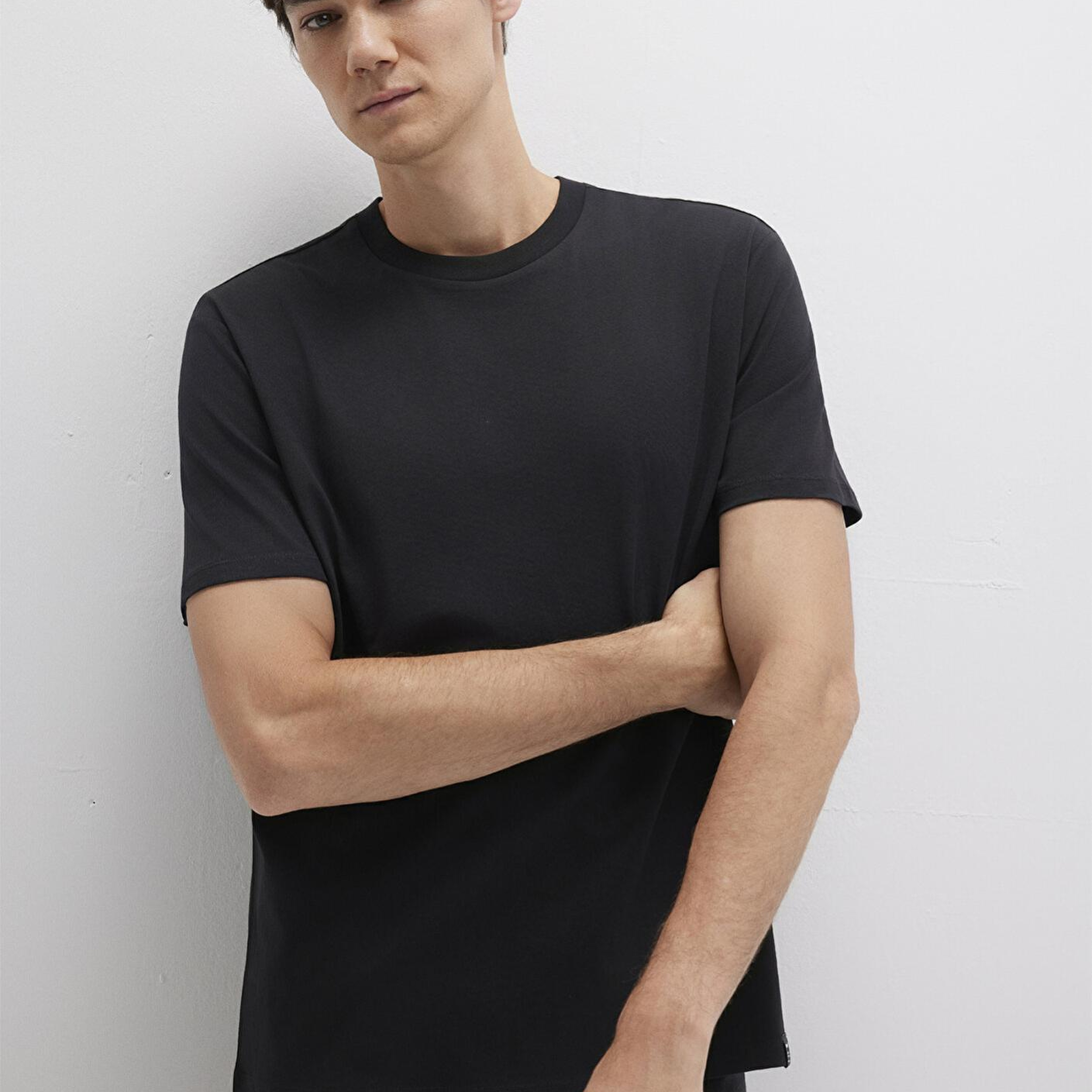 Mavi Etiket Detaylı Siyah Basic Tişört Loose Fit / Bol Rahat Kesim 0611824-900