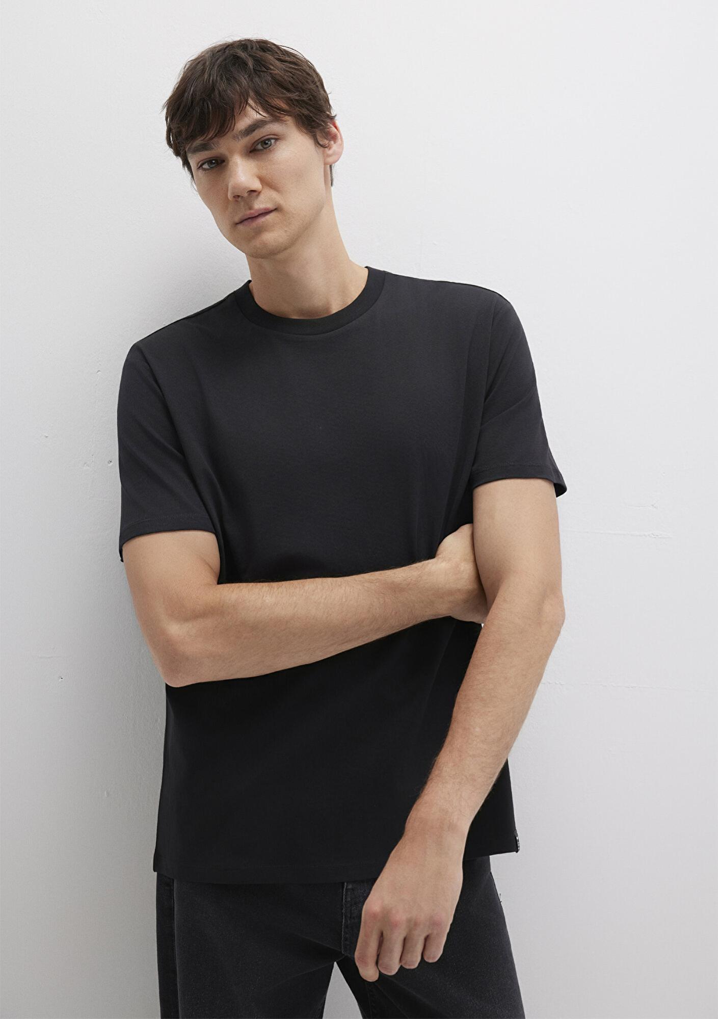 Mavi Etiket Detaylı Siyah Basic Tişört Loose Fit / Bol Rahat Kesim 0611824-900