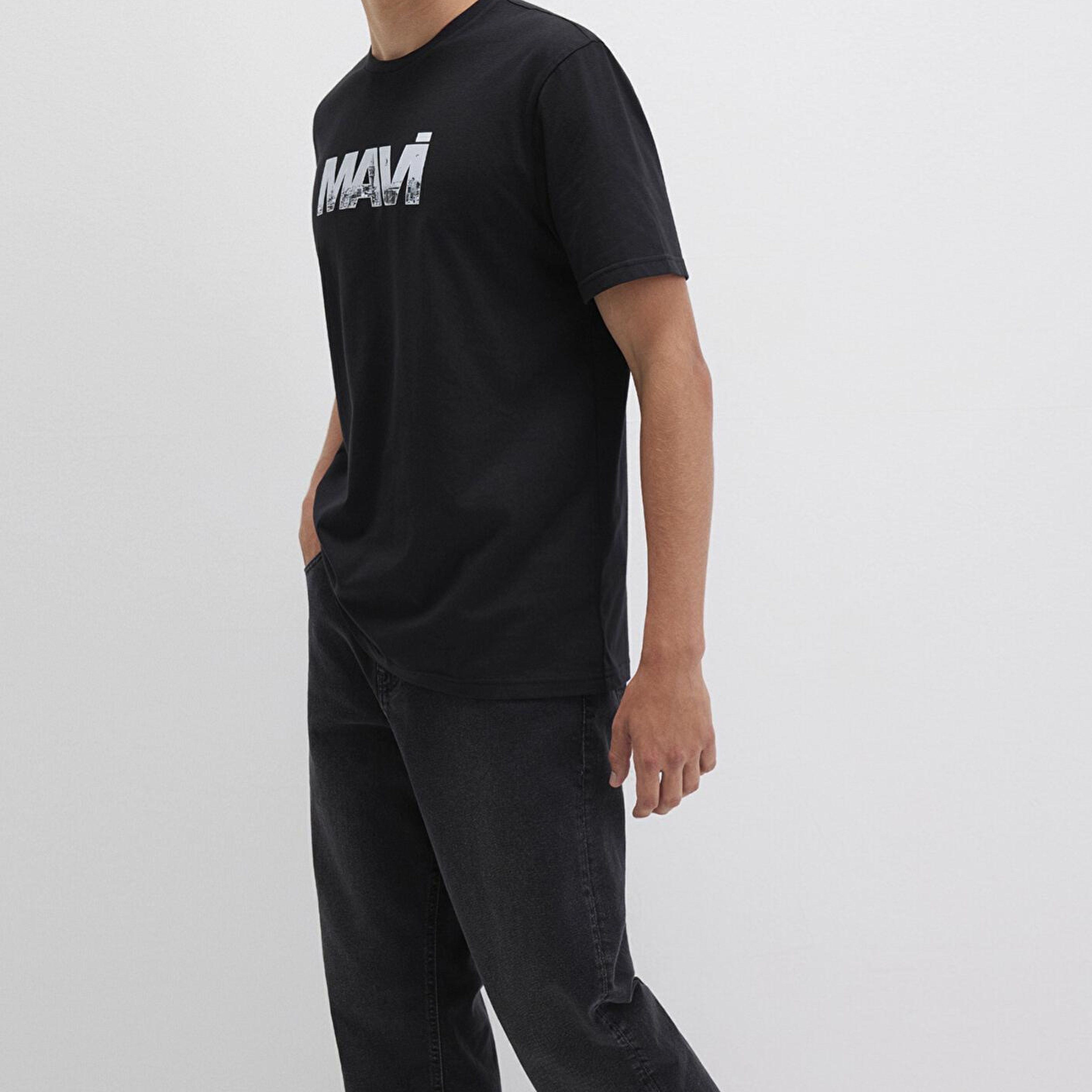 Mavi Mavi Logo Baskılı Siyah Tişört Regular Fit / Normal Kesim 0610948-900