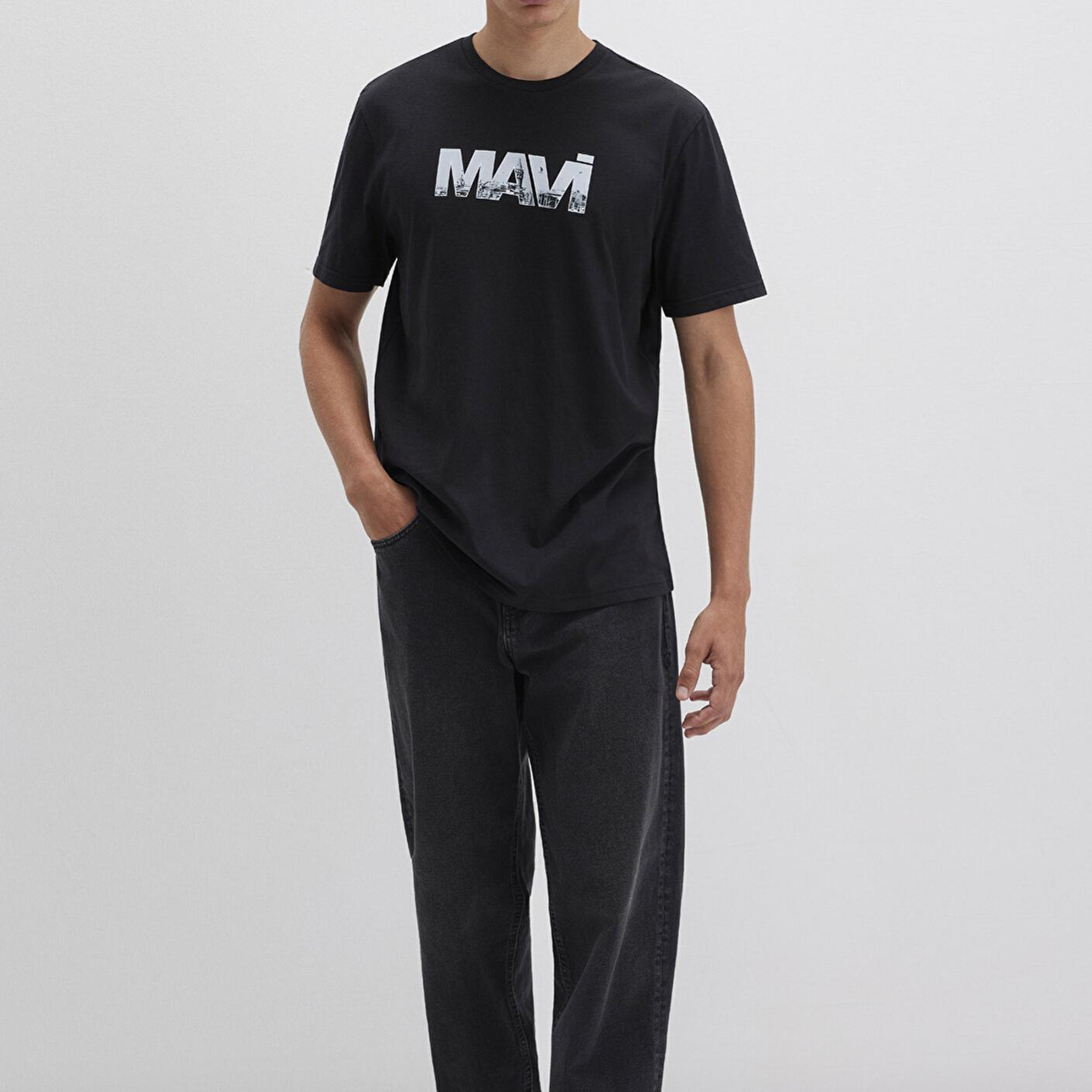 Mavi Mavi Logo Baskılı Siyah Tişört Regular Fit / Normal Kesim 0610948-900