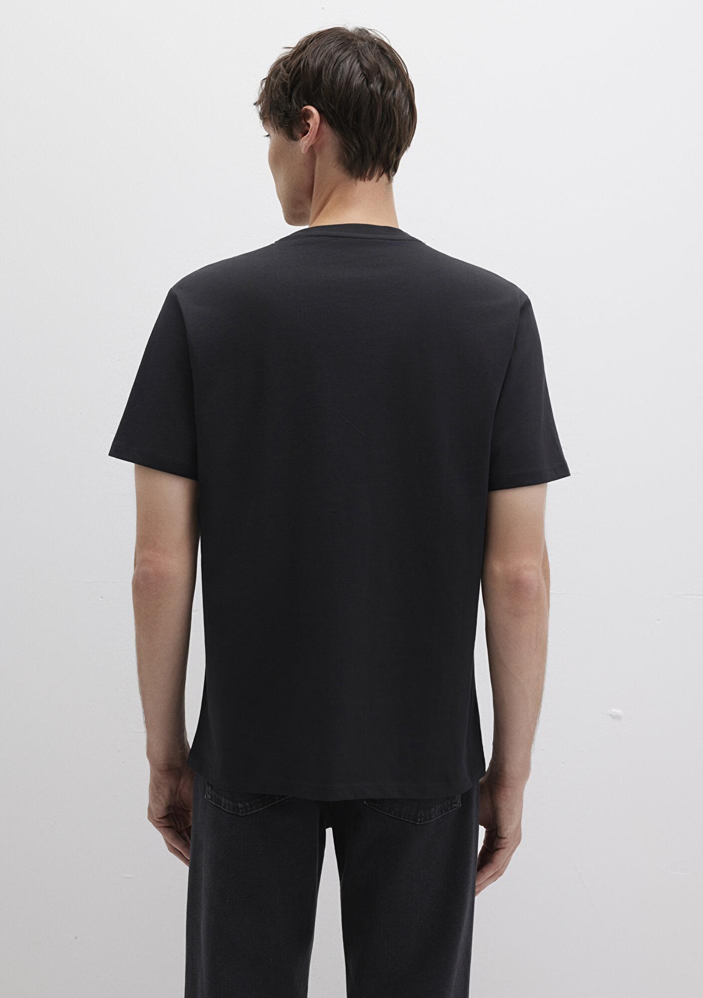 Mavi Etiket Detaylı Siyah Basic Tişört Loose Fit / Bol Rahat Kesim 0611824-900