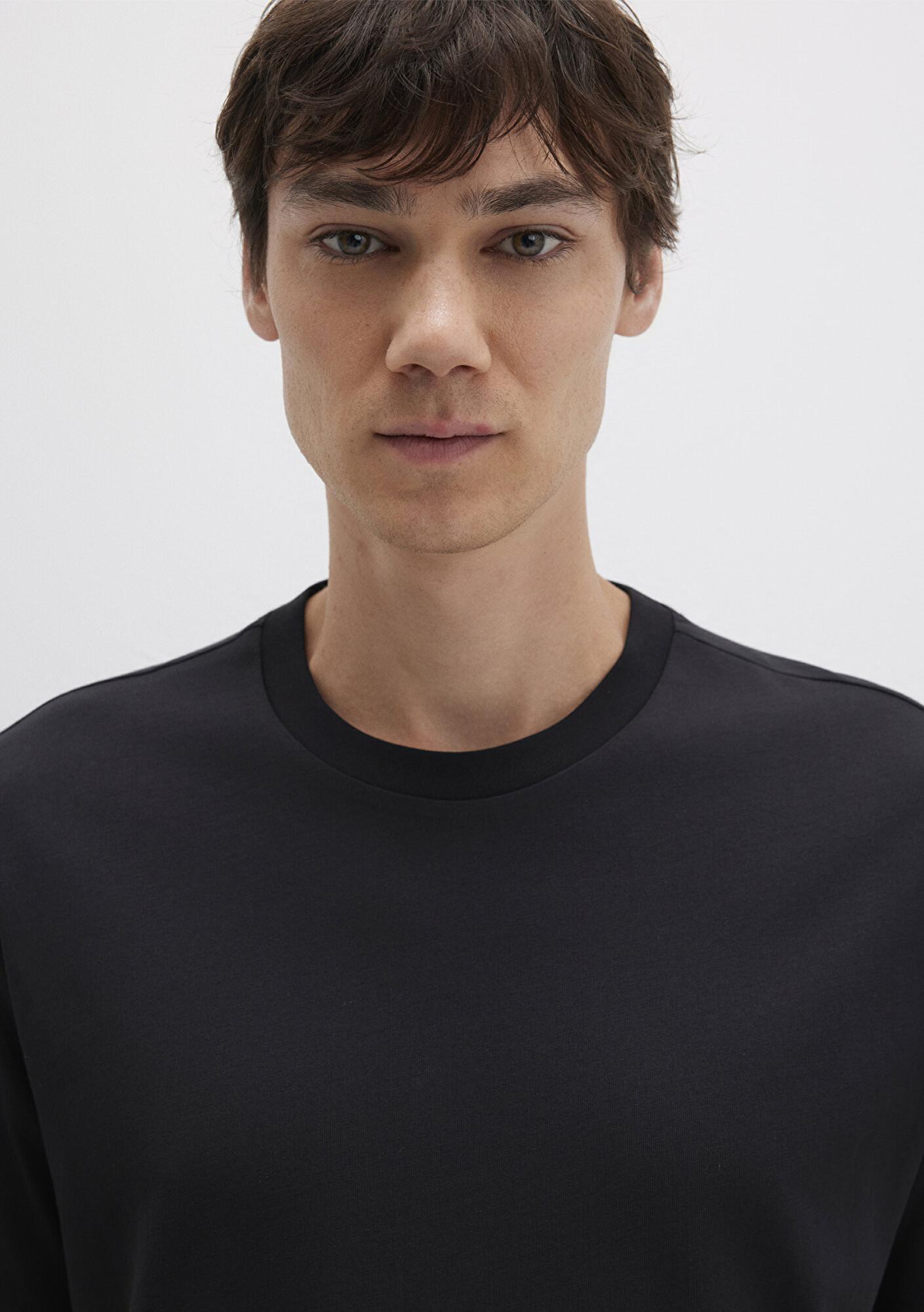 Mavi Etiket Detaylı Siyah Basic Tişört Loose Fit / Bol Rahat Kesim 0611824-900