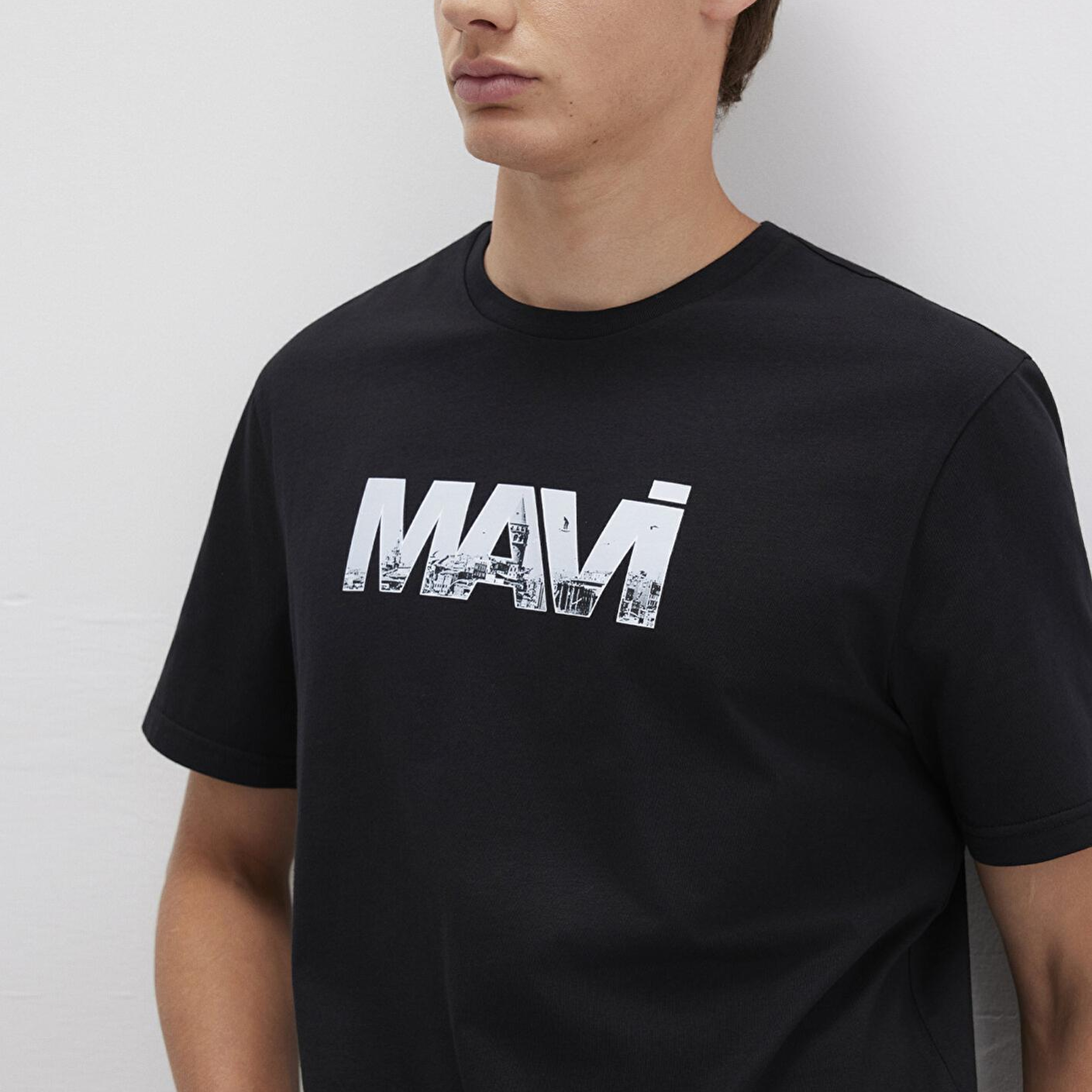 Mavi Mavi Logo Baskılı Siyah Tişört Regular Fit / Normal Kesim 0610948-900