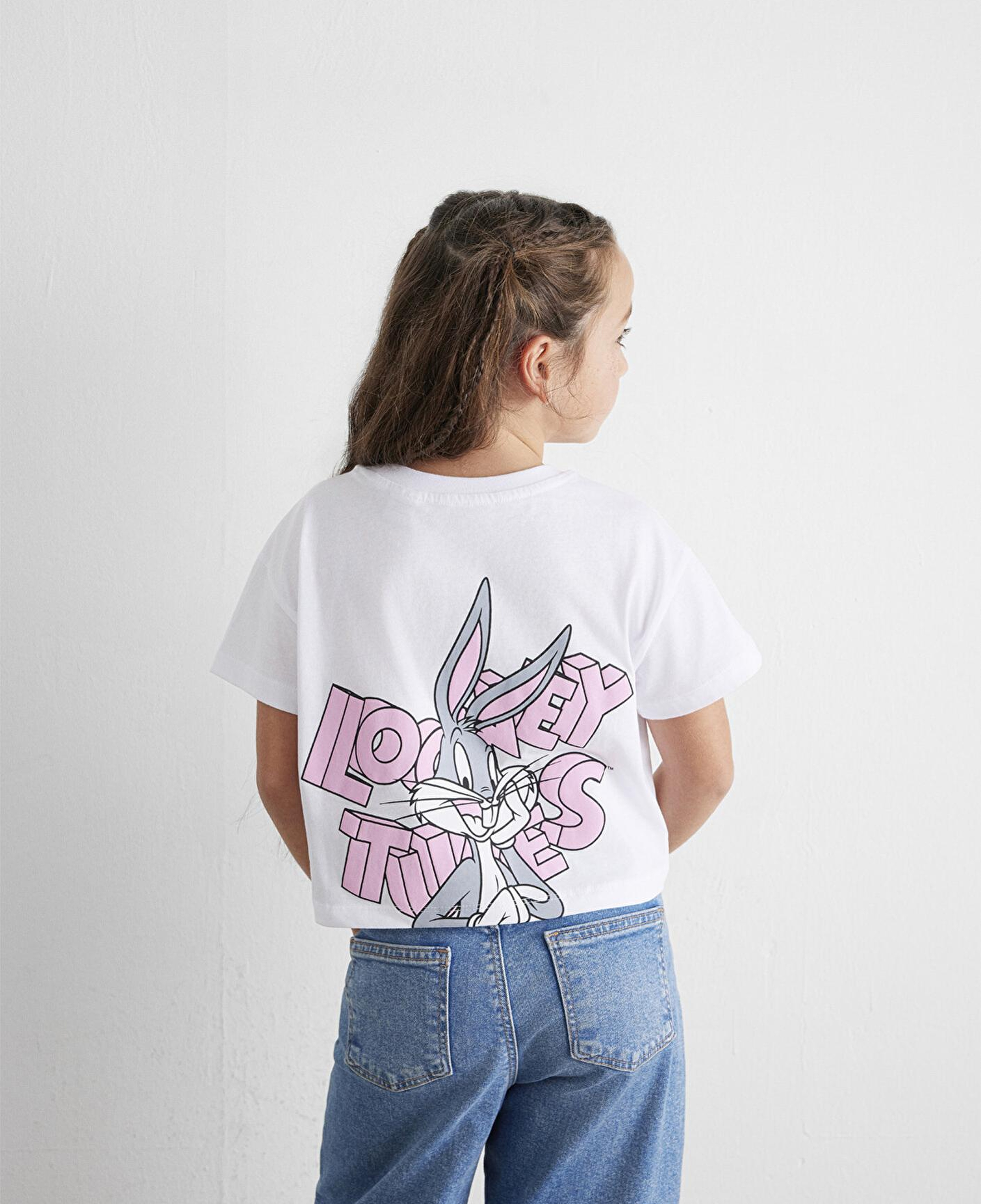 Mavi Bugs Bunny Baskılı Beyaz Tişört Loose Fit / Bol Rahat Kesim 7610304-620