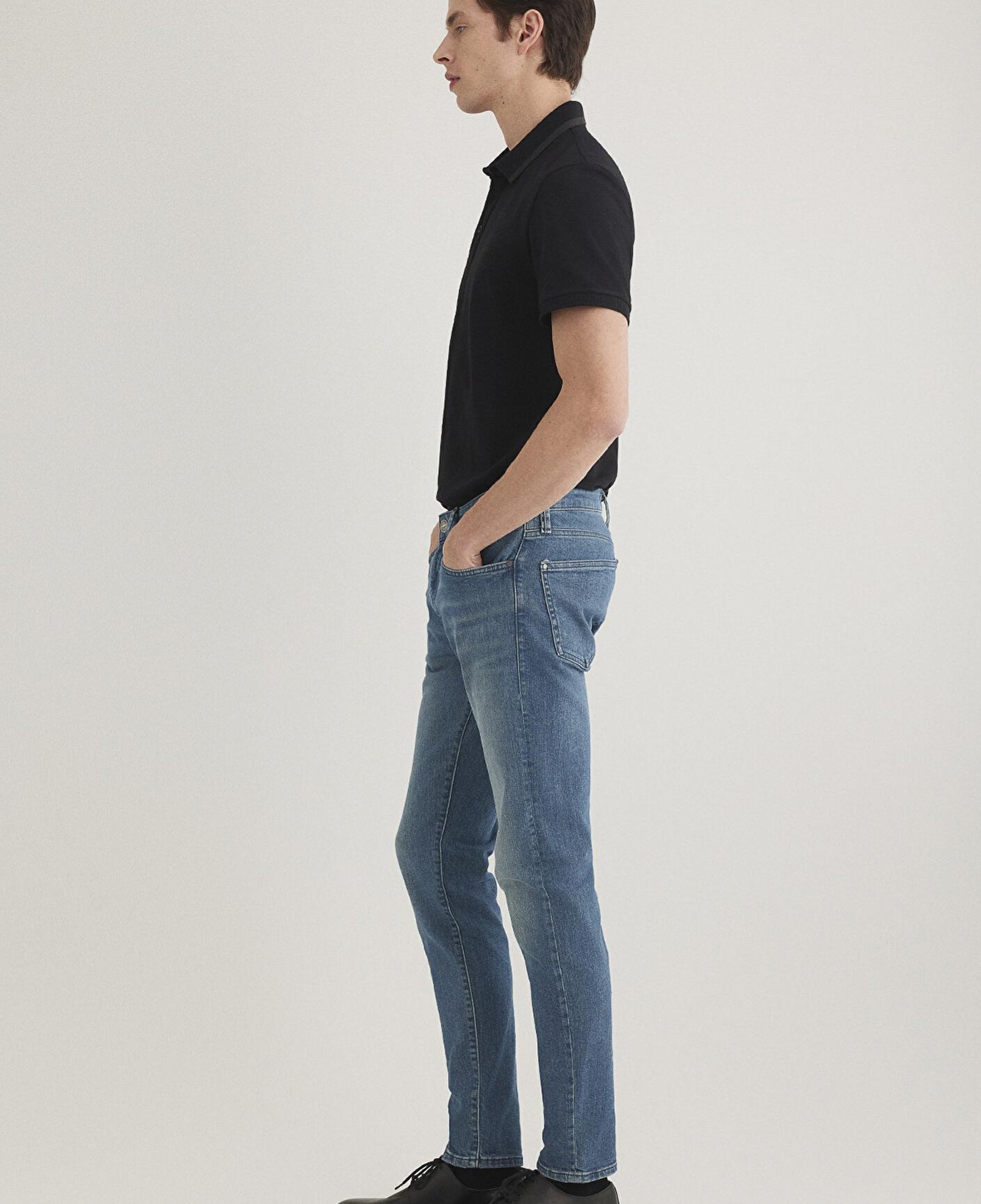 Mavi James Lux Black Gölgeli Puslu Indigo Mavisi Jean Pantolon 0042489352