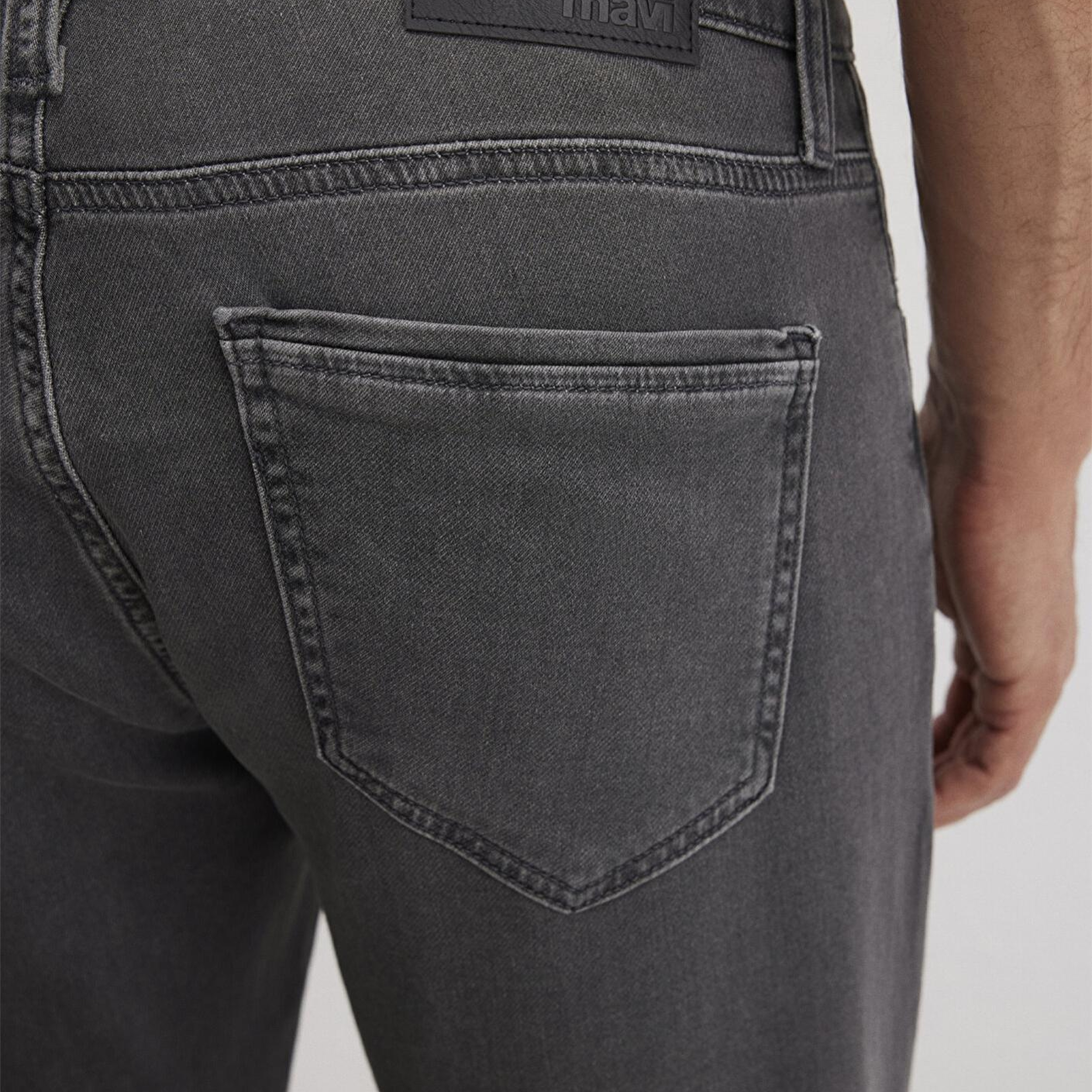 Mavi Marcus Sporty Koyu Gri Smoke Jean Pantolon 0035189134