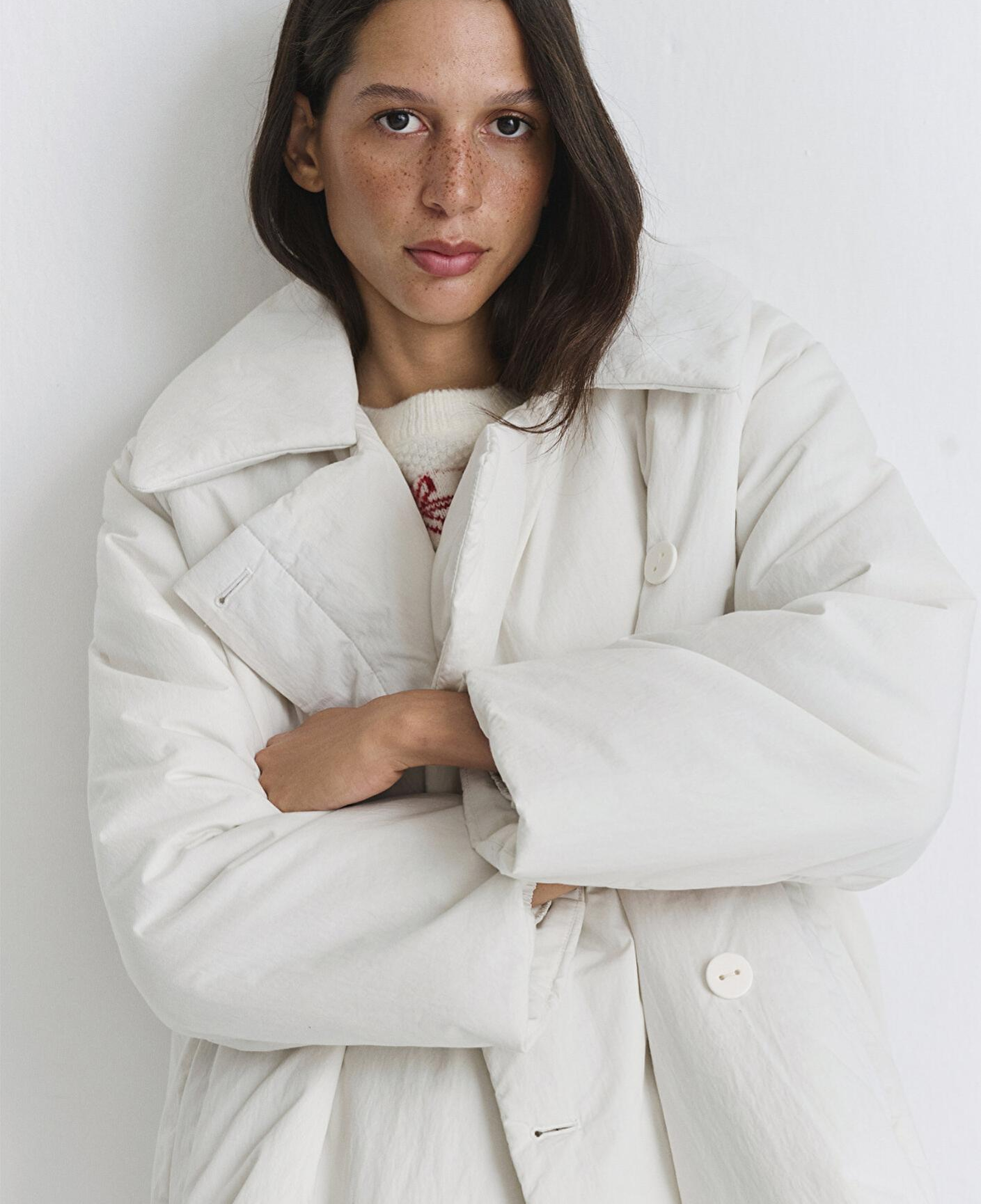 Mavi Yaka Detaylı Ekru Şişme Parka Regular Fit / Normal Kesim 1110535-70052