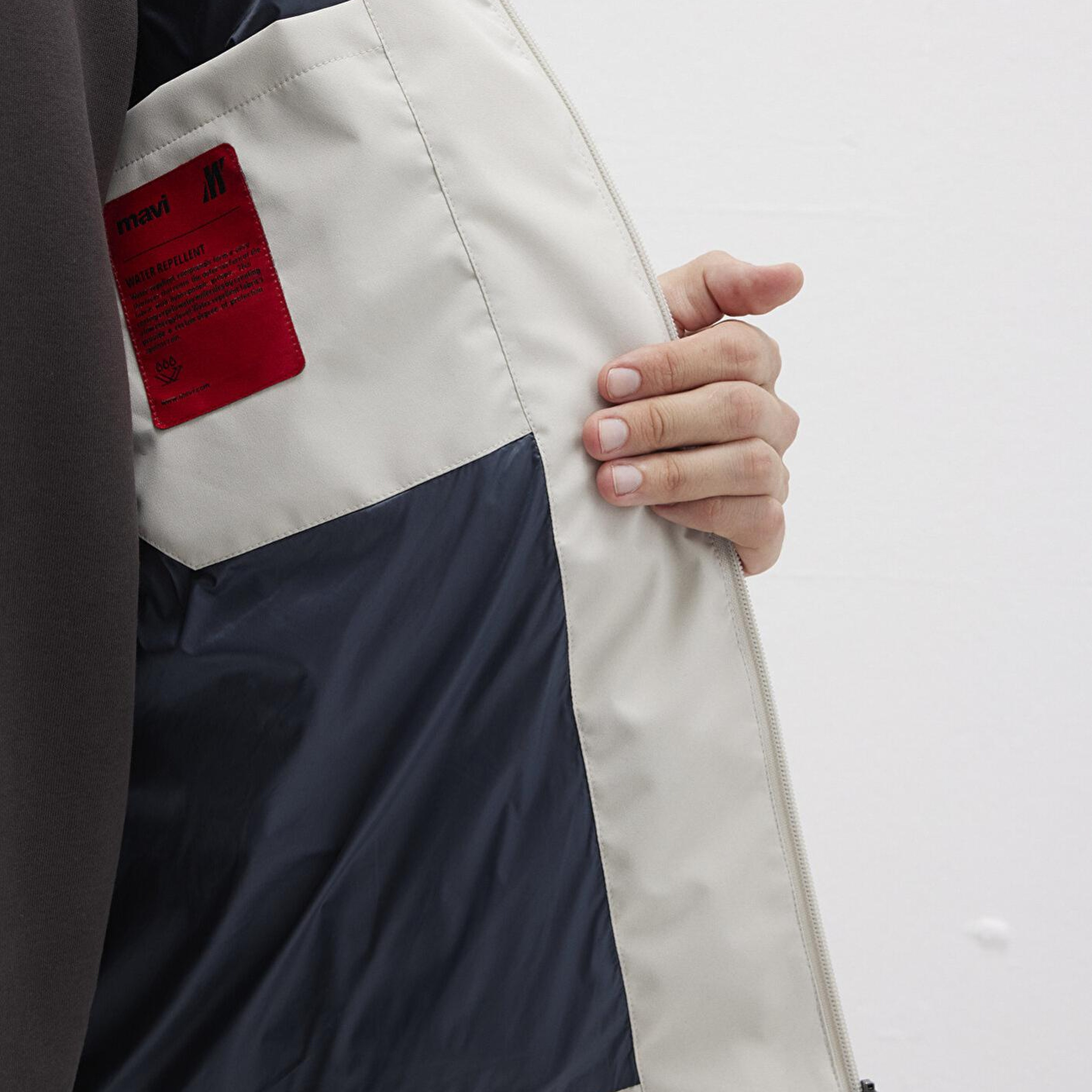 Mavi Su İtici Kapüşonlu Ekru Şişme Mont 0110313-70144