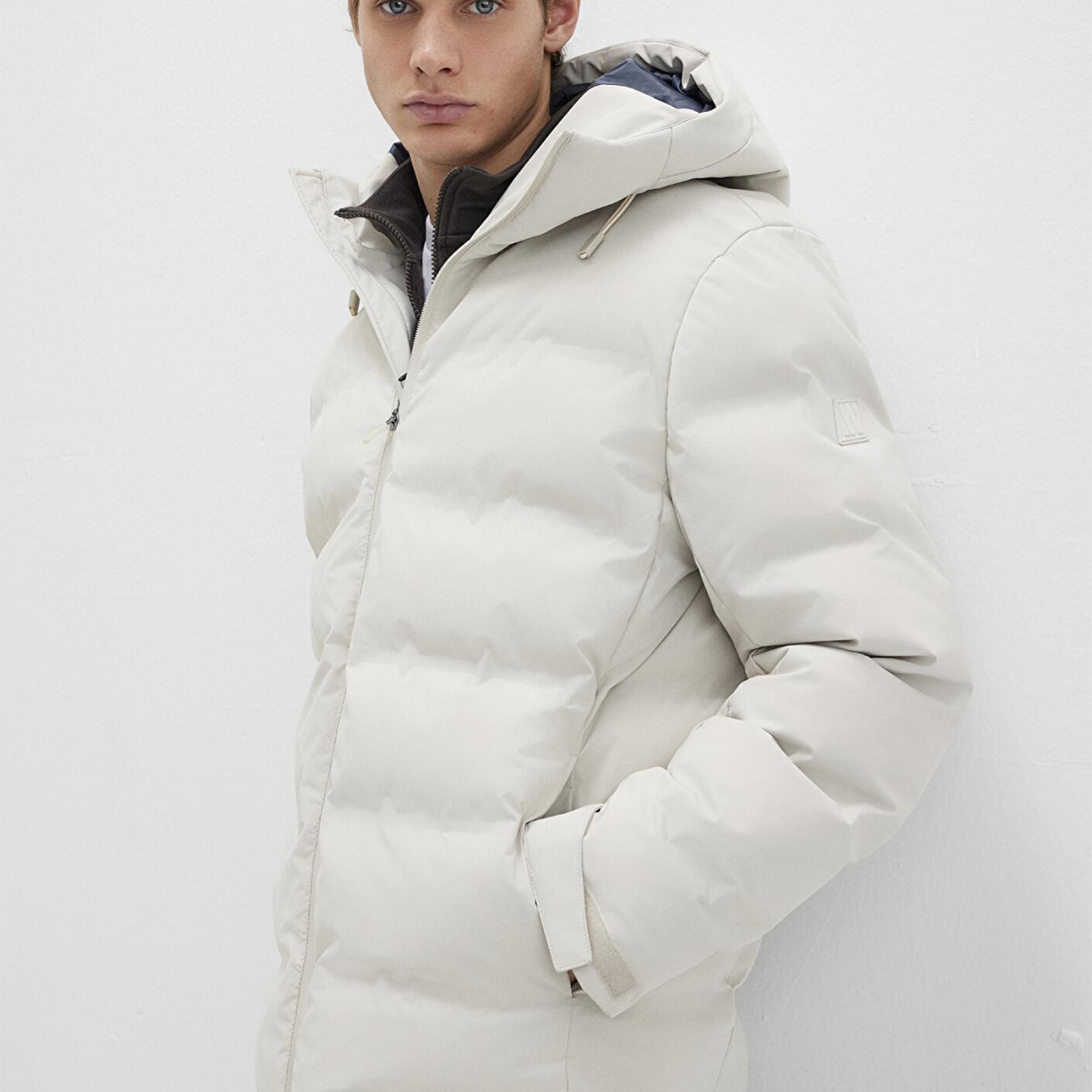 Mavi Su İtici Kapüşonlu Ekru Şişme Mont 0110313-70144