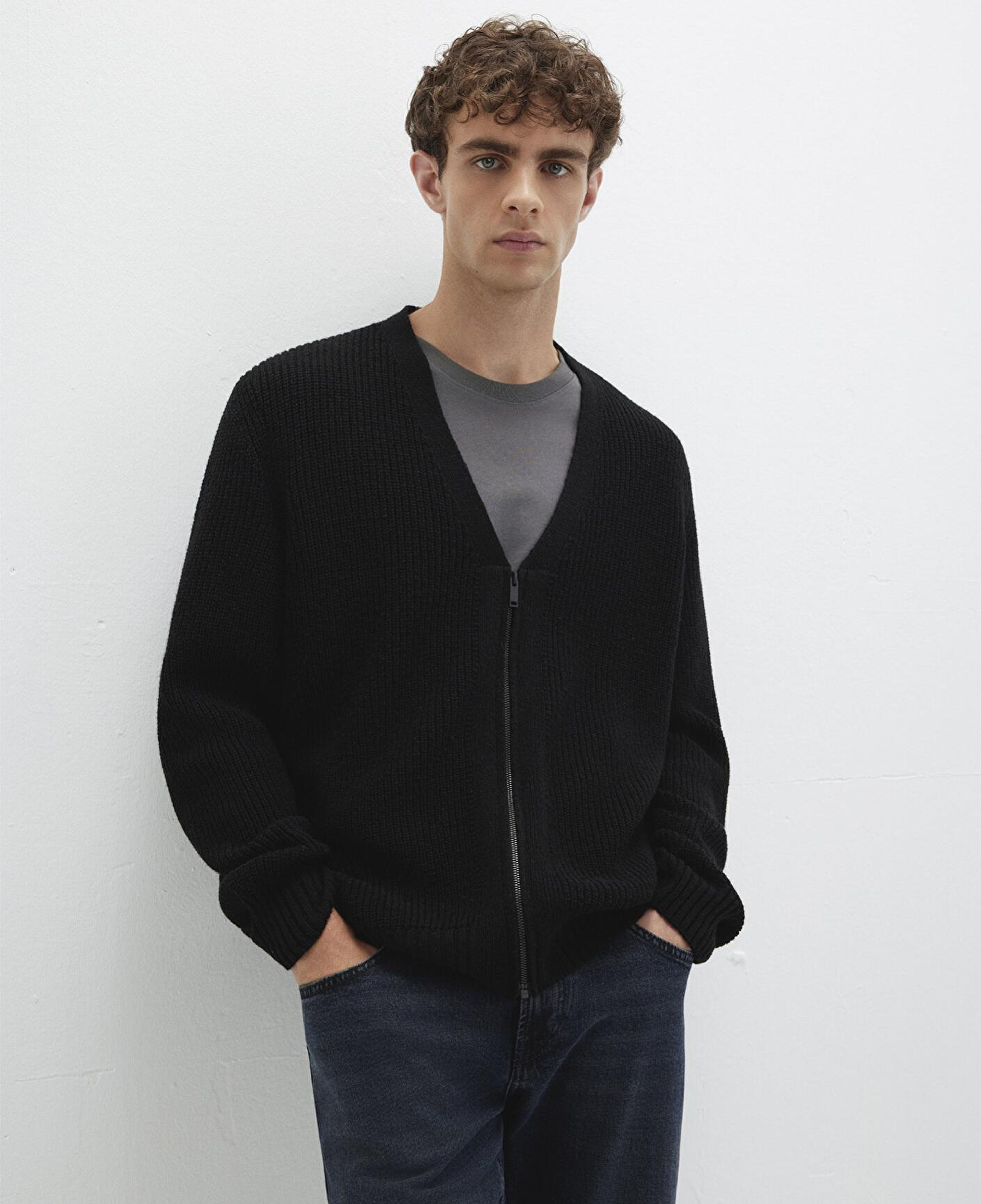 Mavi Yün Karışımlı Fermuarlı Siyah Hırka Regular Fit / Normal Kesim 0710262-900