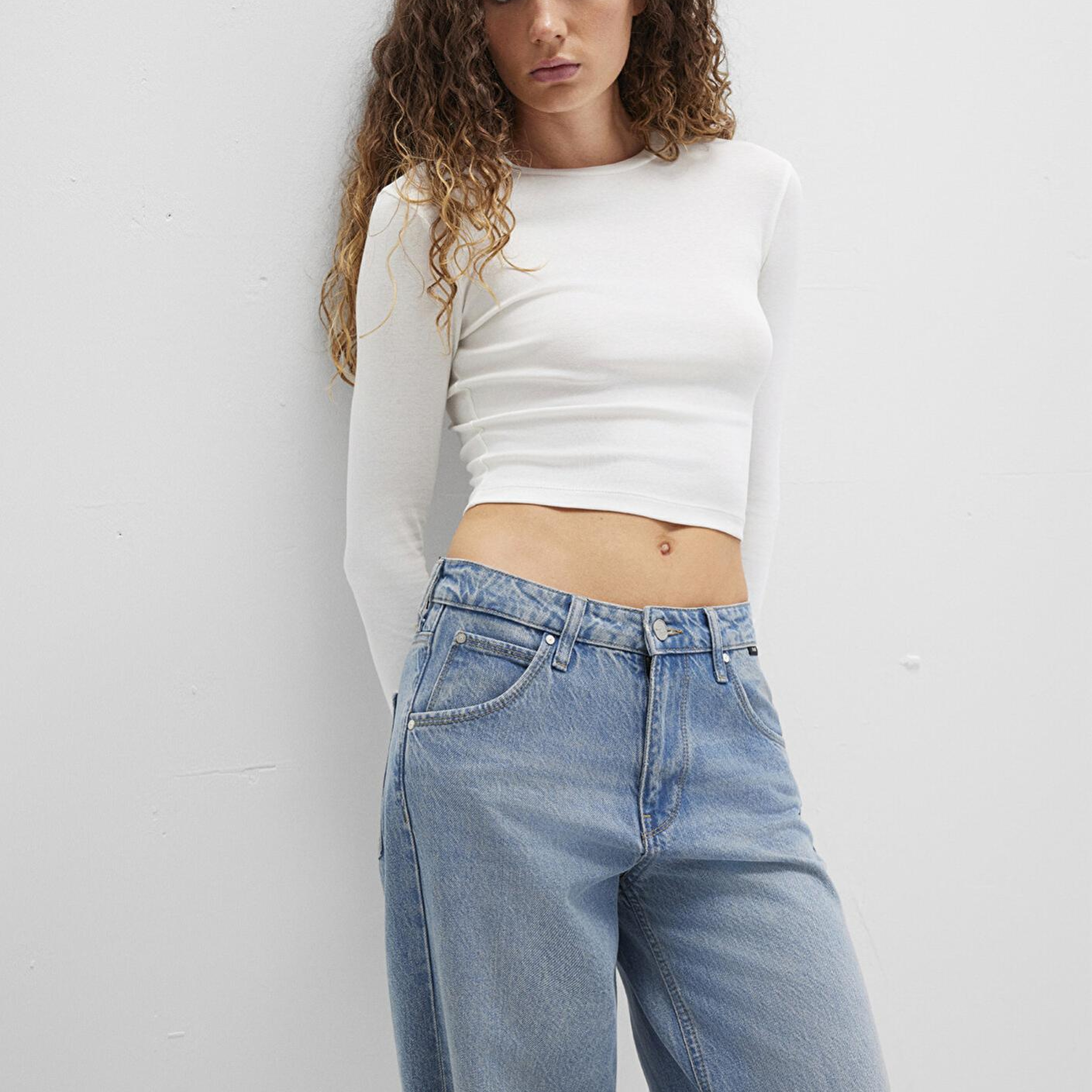 Mavi Uzun Kollu Beyaz Crop Basic Tişört Crop / Kısa Kesim 1612822-70057