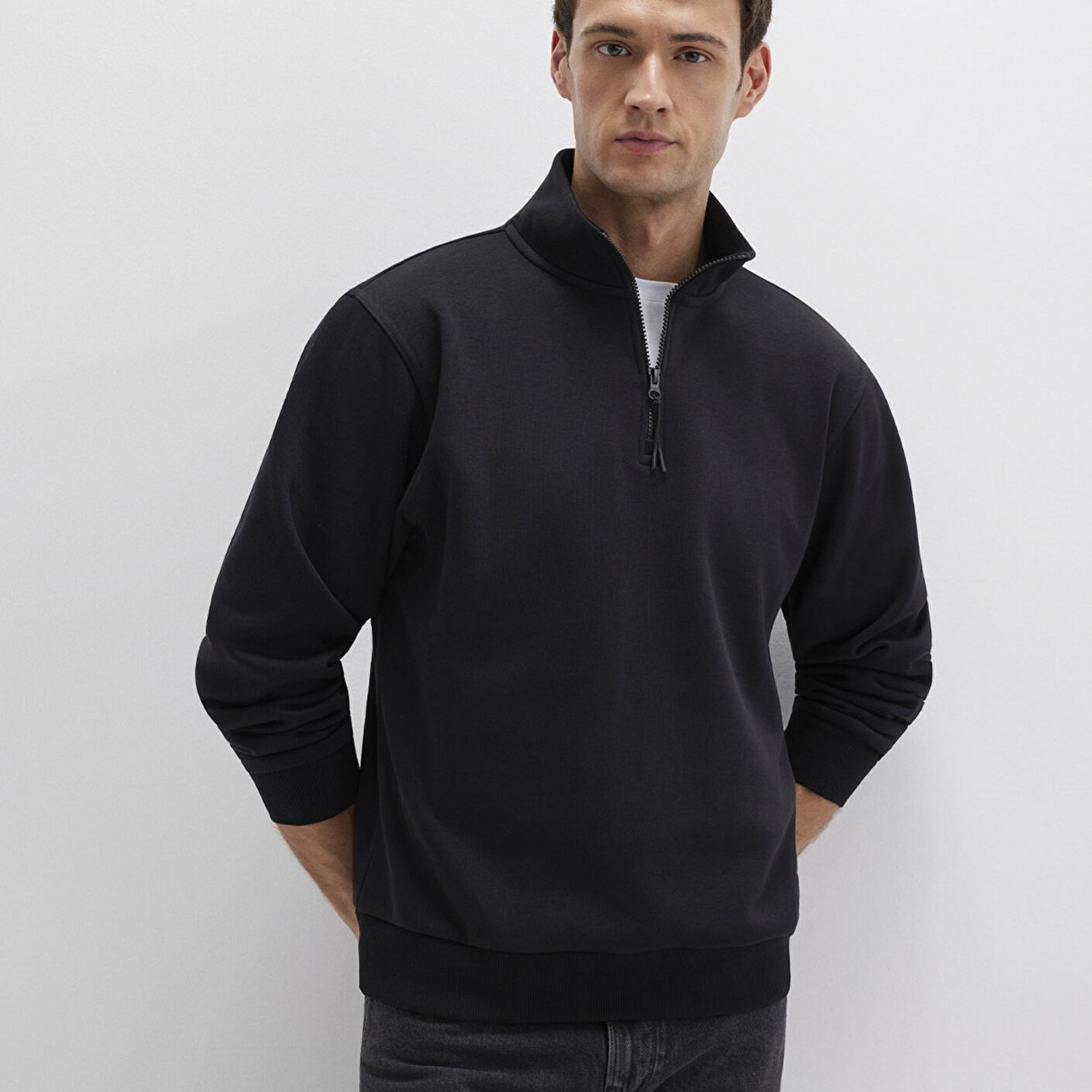 Mavi Yarı Fermuarlı Siyah Basic Sweatshirt 0S10278-900