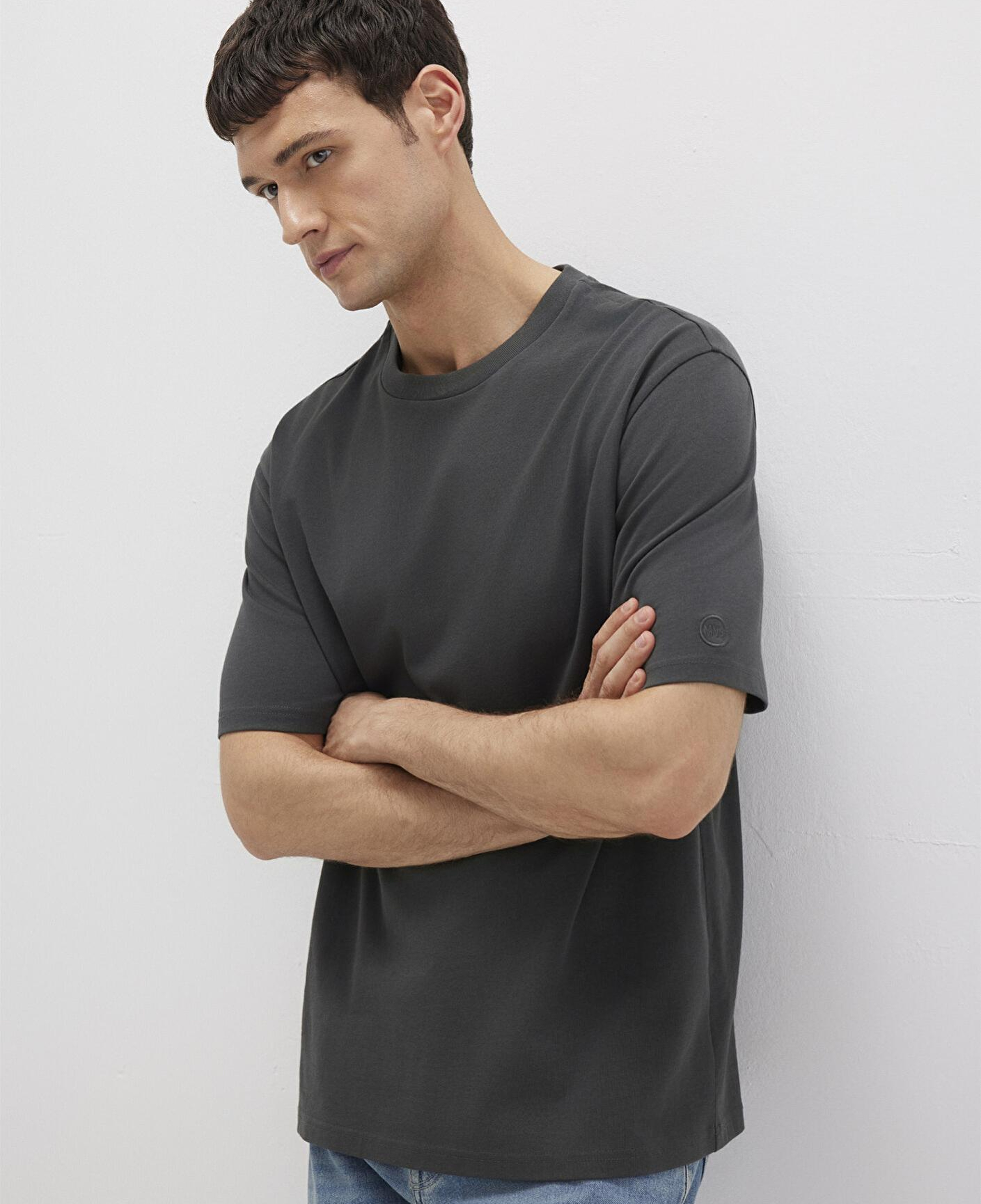 Mavi Logo Kol Detaylı Antrasit Basic Tişört Loose Fit / Bol Rahat Kesim 0611924-70092