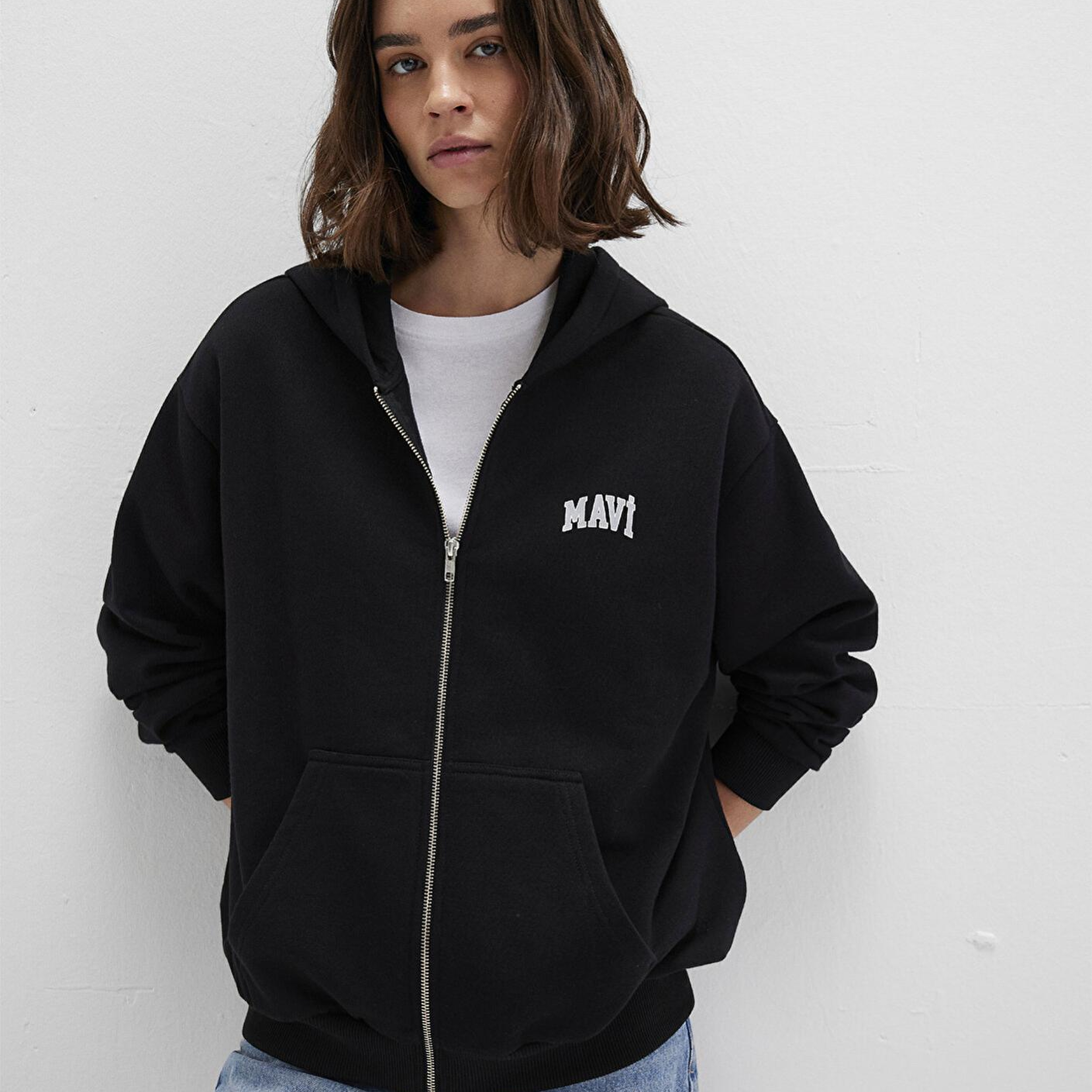 Mavi Mavi Logo Baskılı Kapüşonlu Fermuarlı Siyah Sweatshirt 1S10178-900