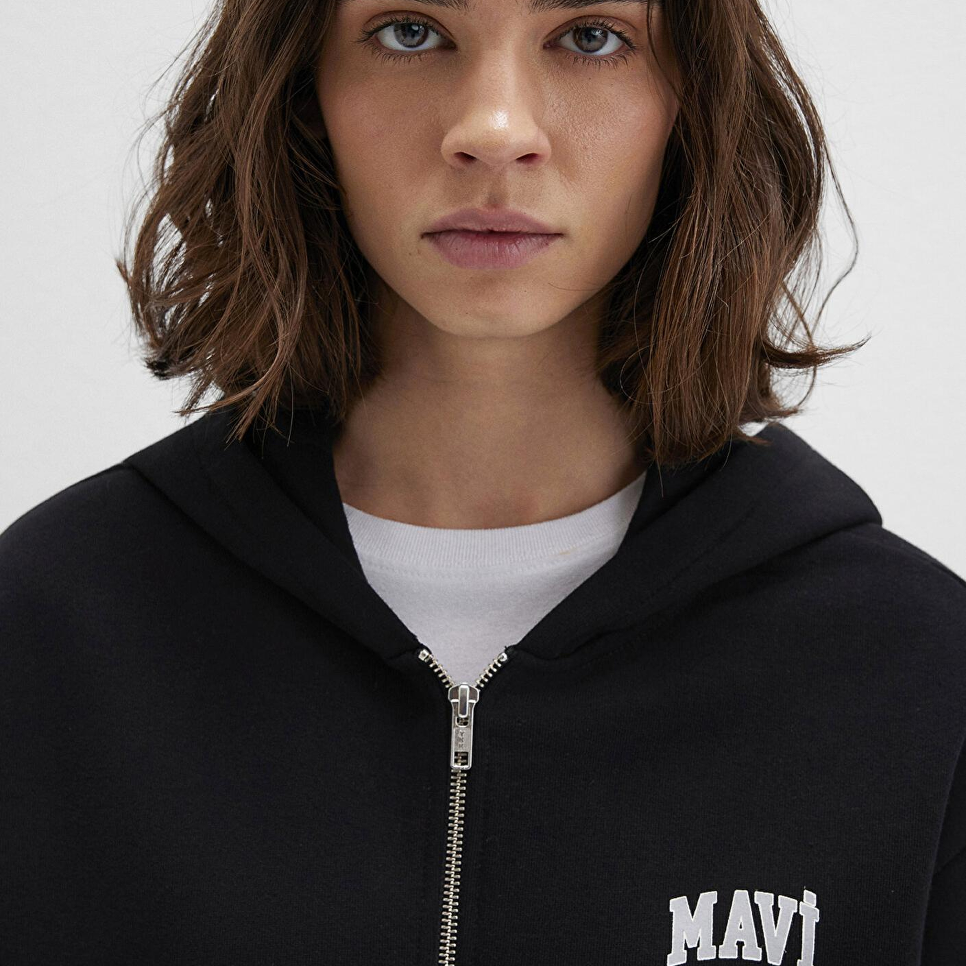 Mavi Mavi Logo Baskılı Kapüşonlu Fermuarlı Siyah Sweatshirt 1S10178-900