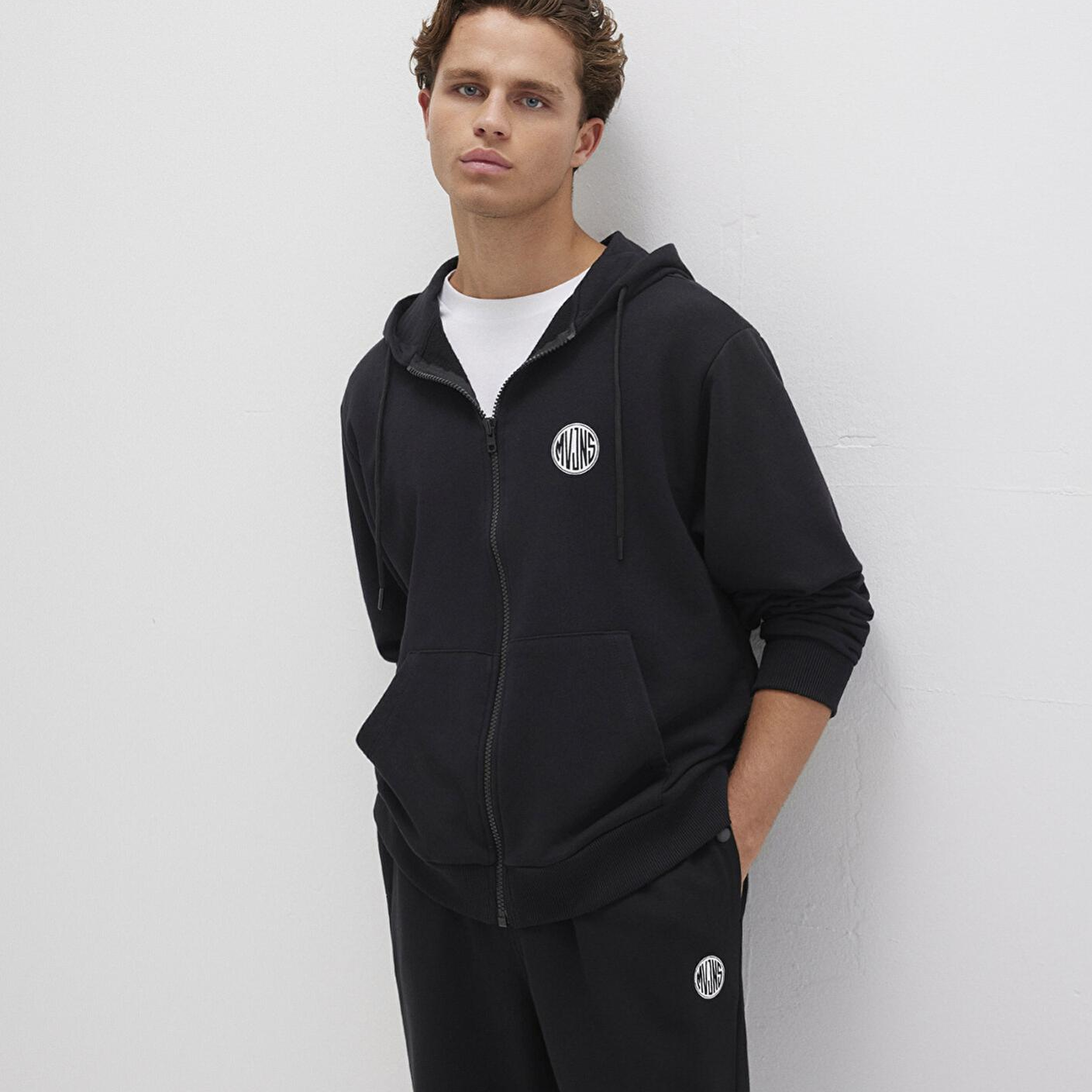 Mavi MVJNS Logo Baskılı Fermuarlı Kapüşonlu Siyah Sweatshirt 0S10193-900