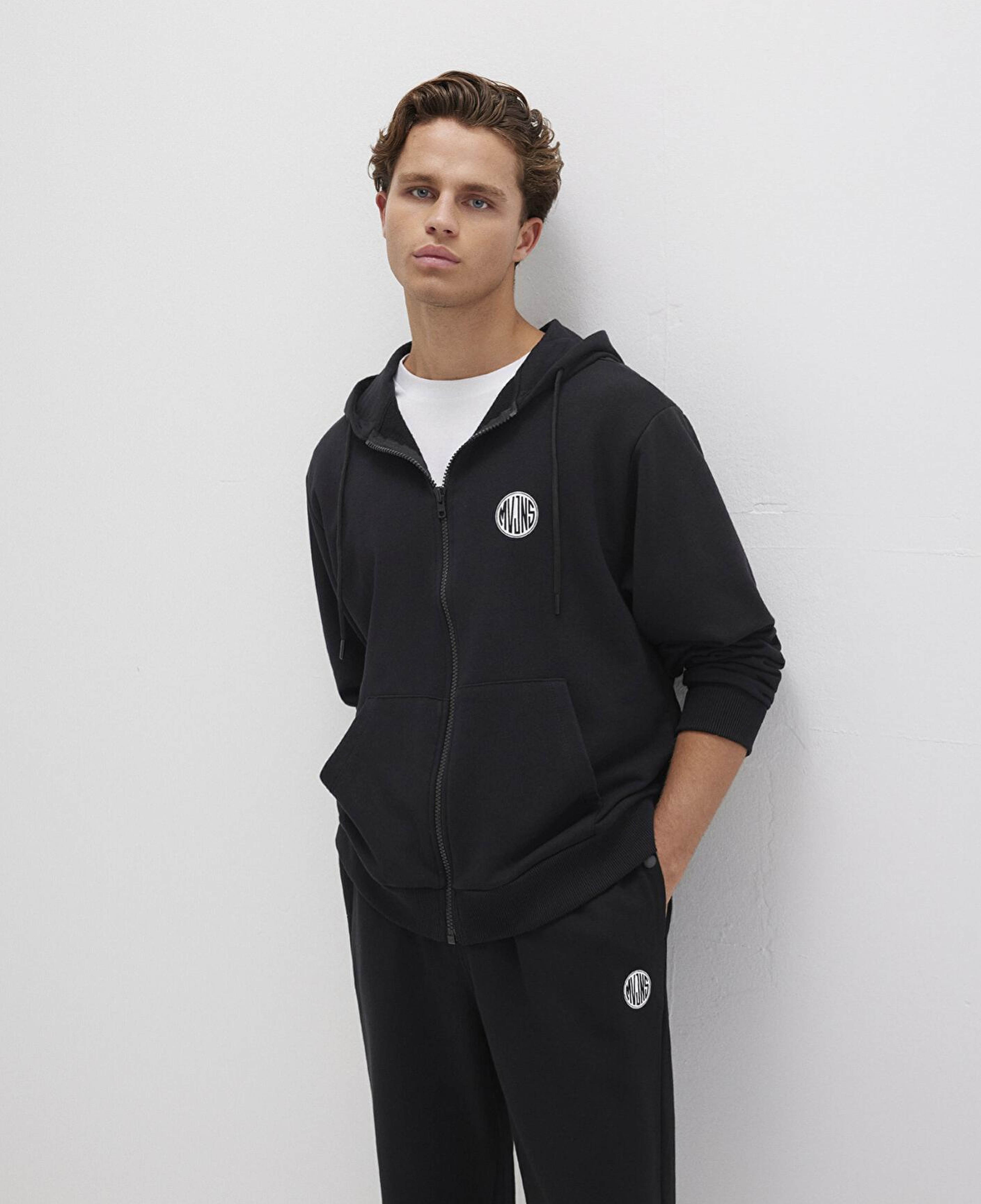 Mavi MVJNS Logo Baskılı Fermuarlı Kapüşonlu Siyah Sweatshirt 0S10193-900