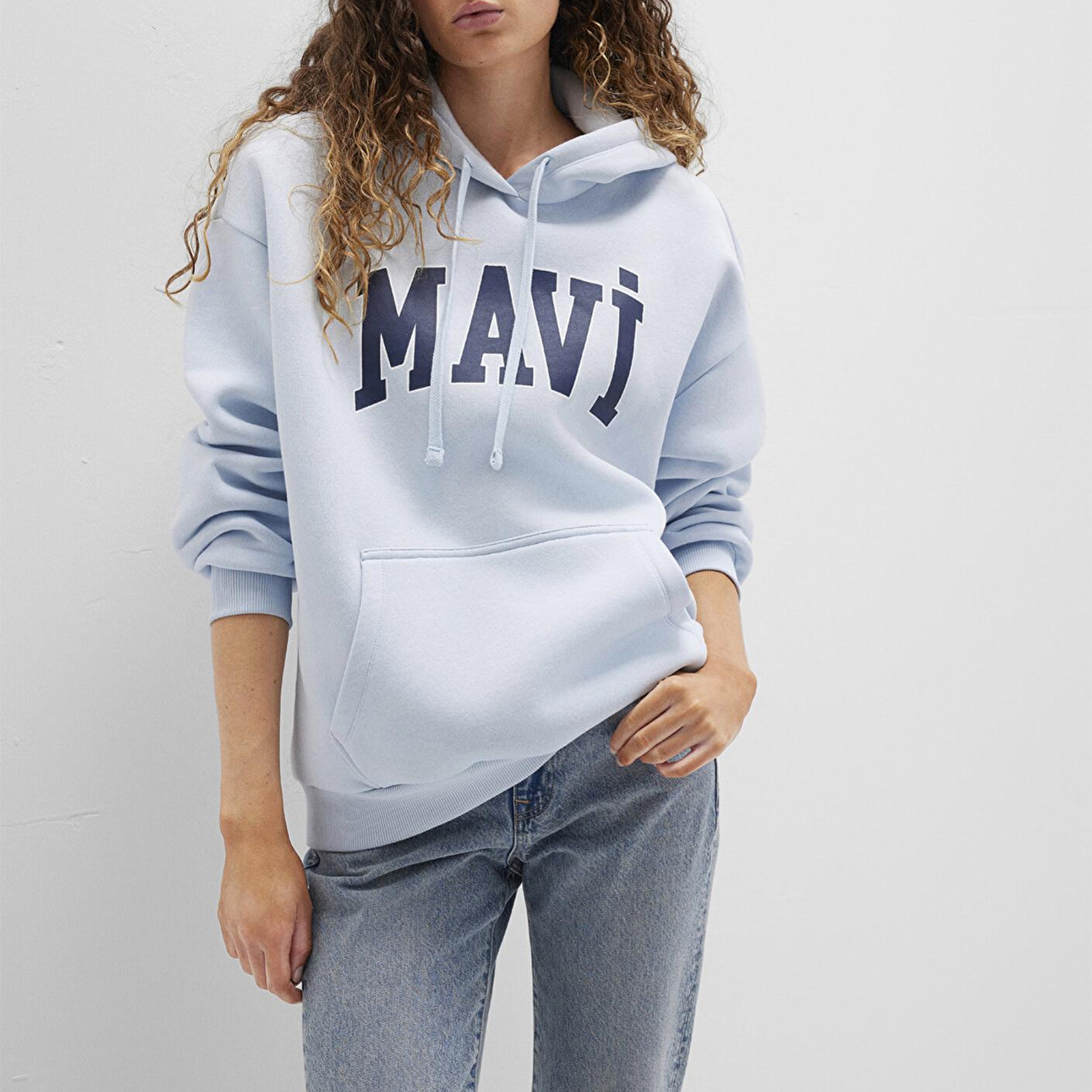 Mavi Mavi Logo Baskılı Kapüşonlu Mavi Sweatshirt 1600361-70717