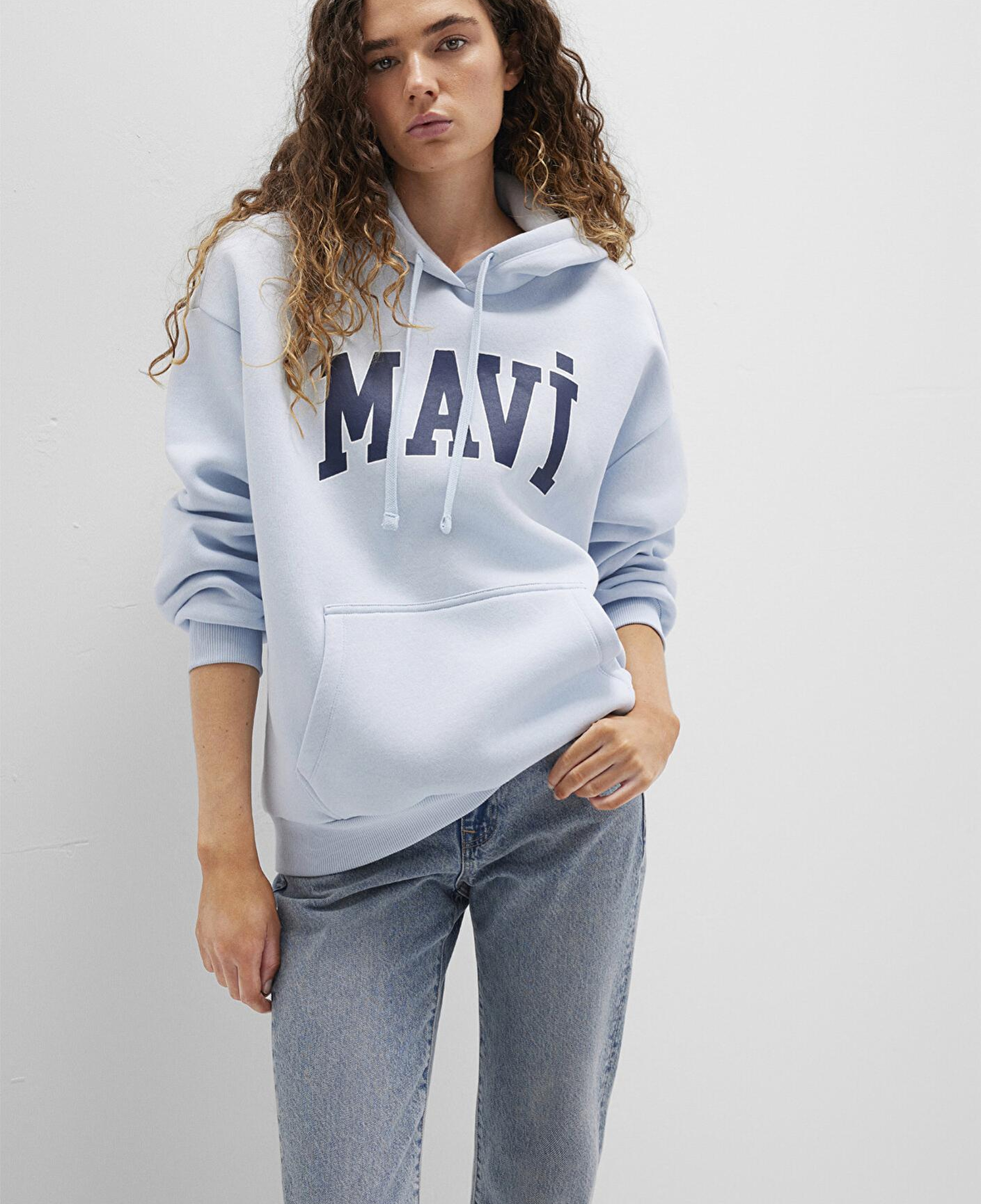 Mavi Mavi Logo Baskılı Kapüşonlu Mavi Sweatshirt 1600361-70717