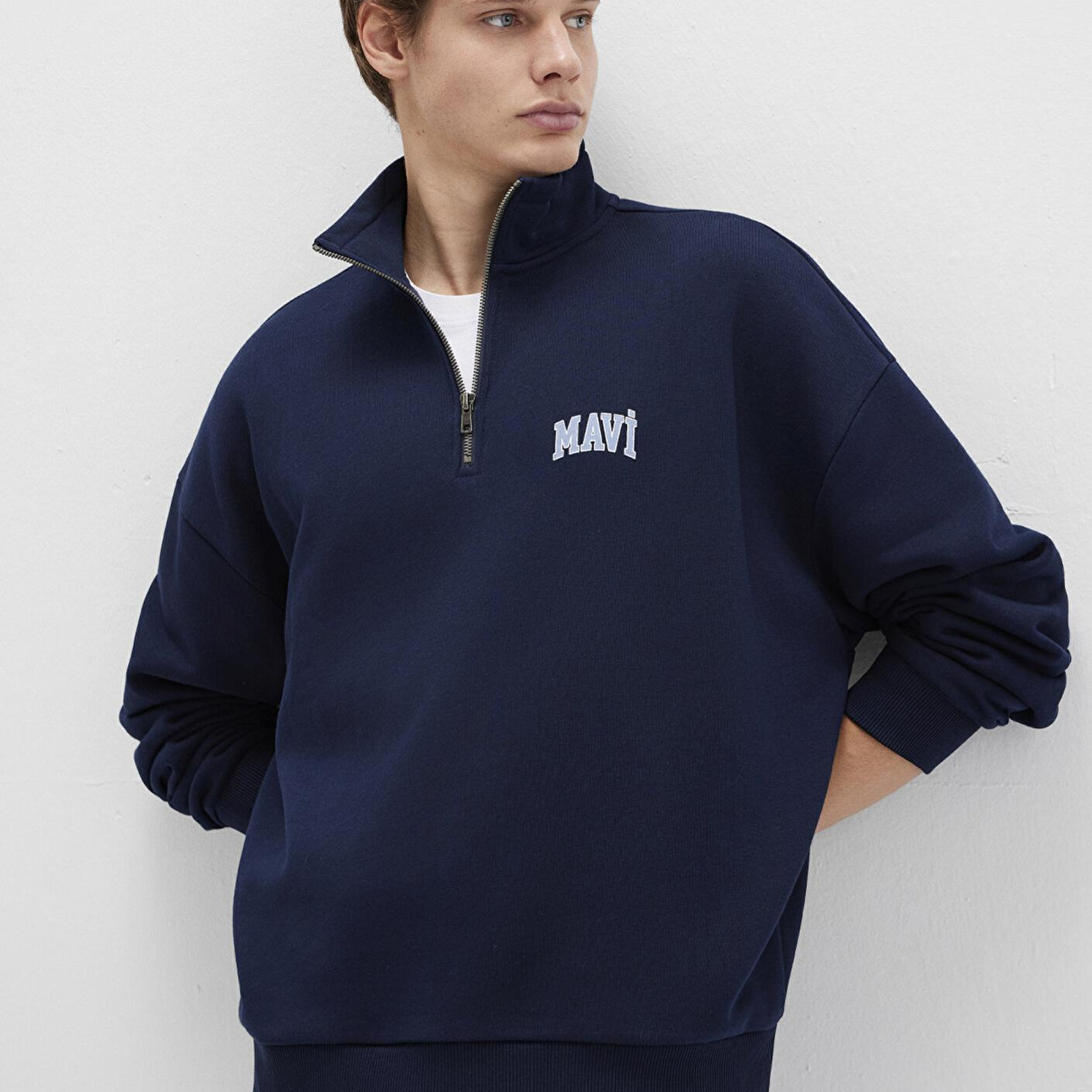 Mavi Mavi Logo Baskılı Yarı Fermuarlı Lacivert Sweatshirt 0S10208-70497