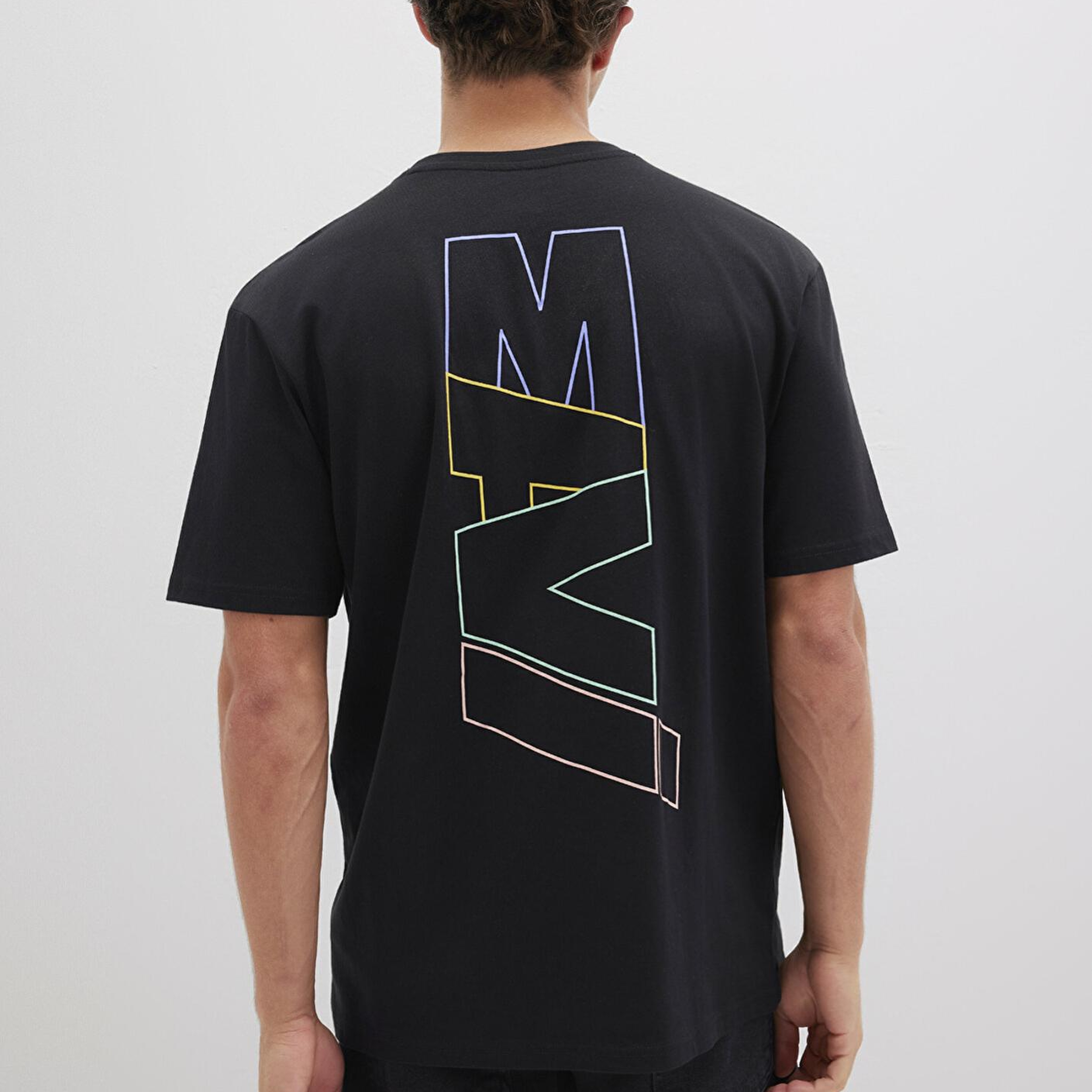 Mavi Mavi Logo Sırt Baskılı Siyah Tişört Loose Fit / Bol Rahat Kesim 0612350-900