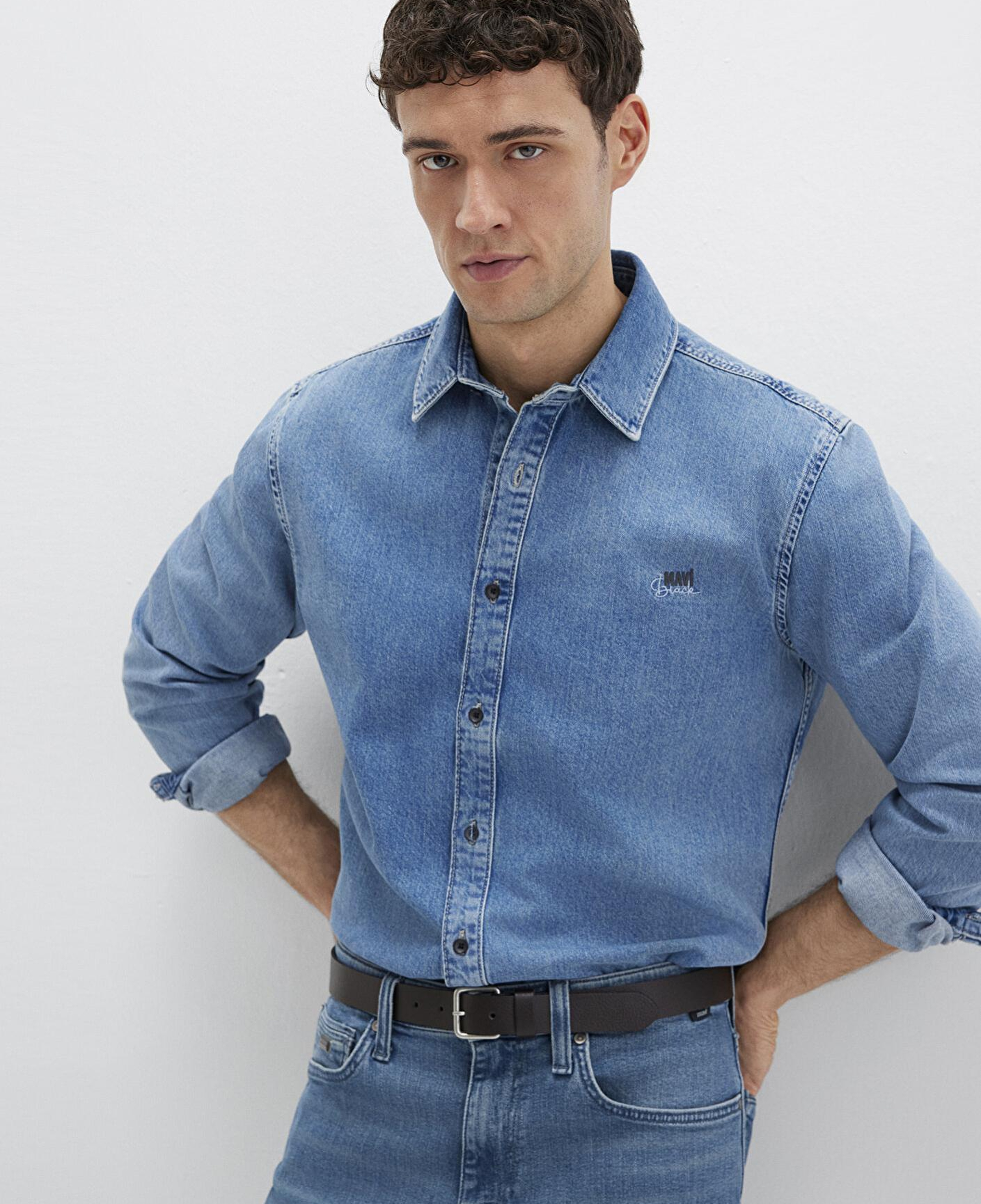 Mavi Roy Lux Black Puslu Açık Mavi Jean Gömlek Slim Fit / Dar Kesim 0210496-87937