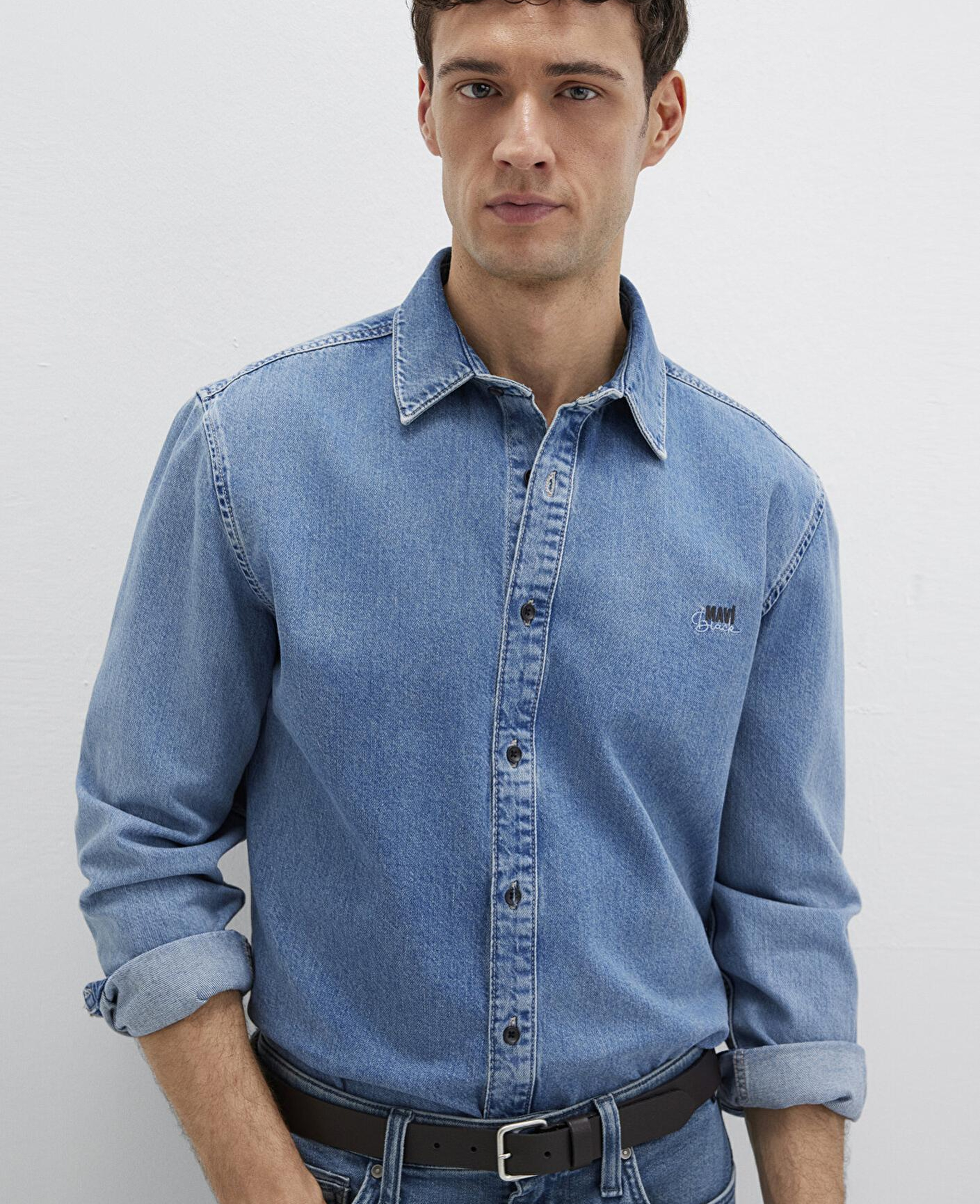 Mavi Roy Lux Black Puslu Açık Mavi Jean Gömlek Slim Fit / Dar Kesim 0210496-87937
