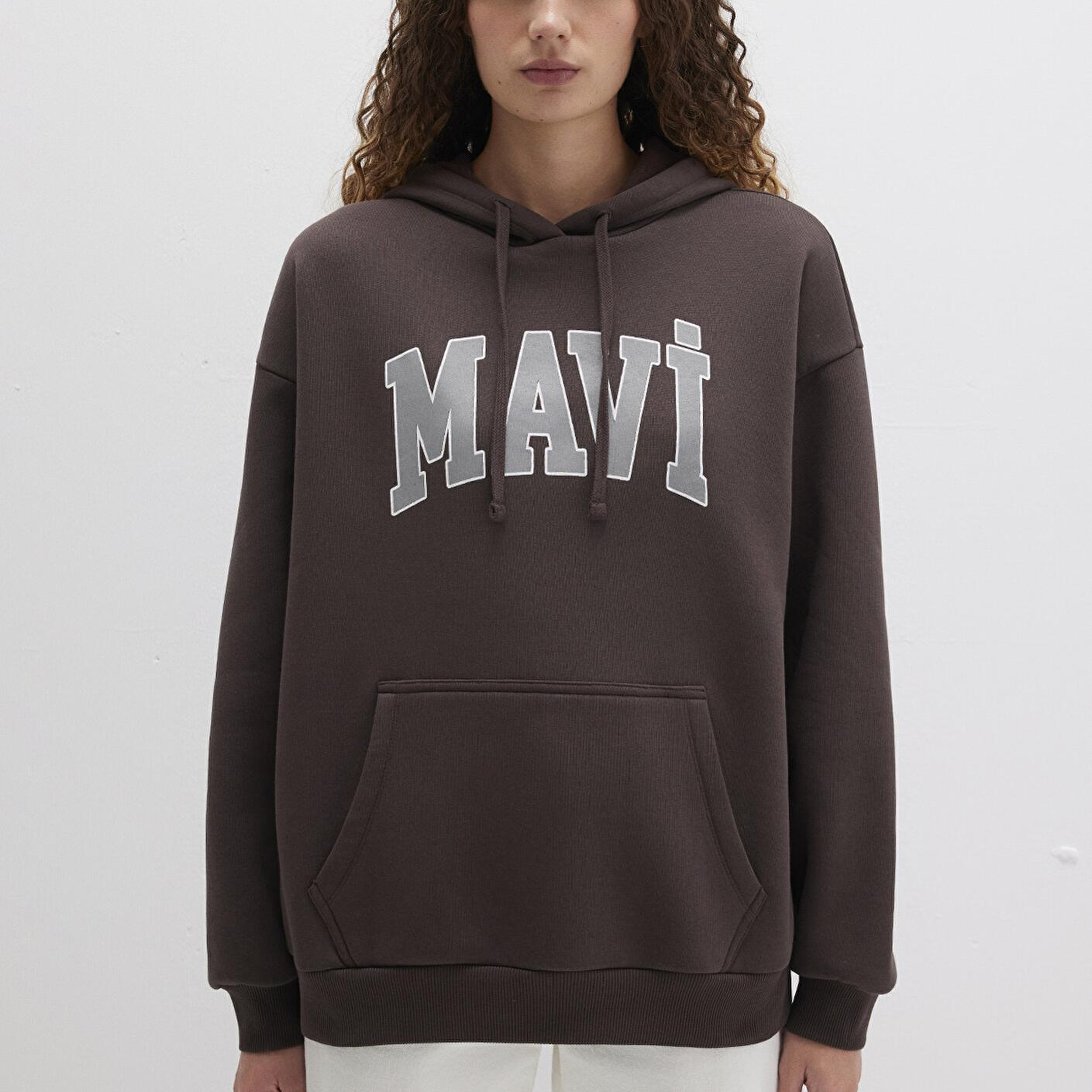 Mavi Mavi Logo Baskılı Kapüşonlu Kahverengi Sweatshirt 1600361-70222