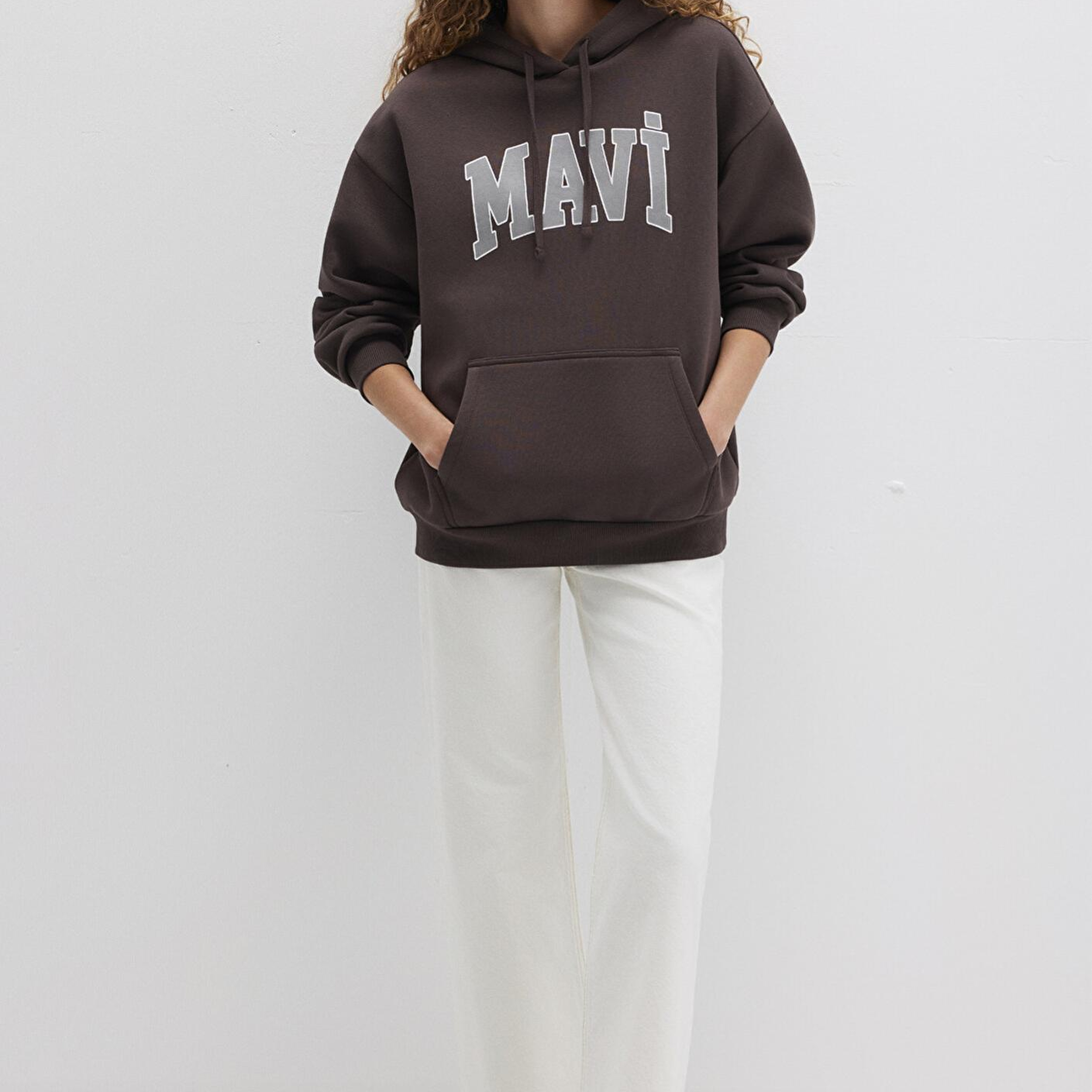 Mavi Mavi Logo Baskılı Kapüşonlu Kahverengi Sweatshirt 1600361-70222