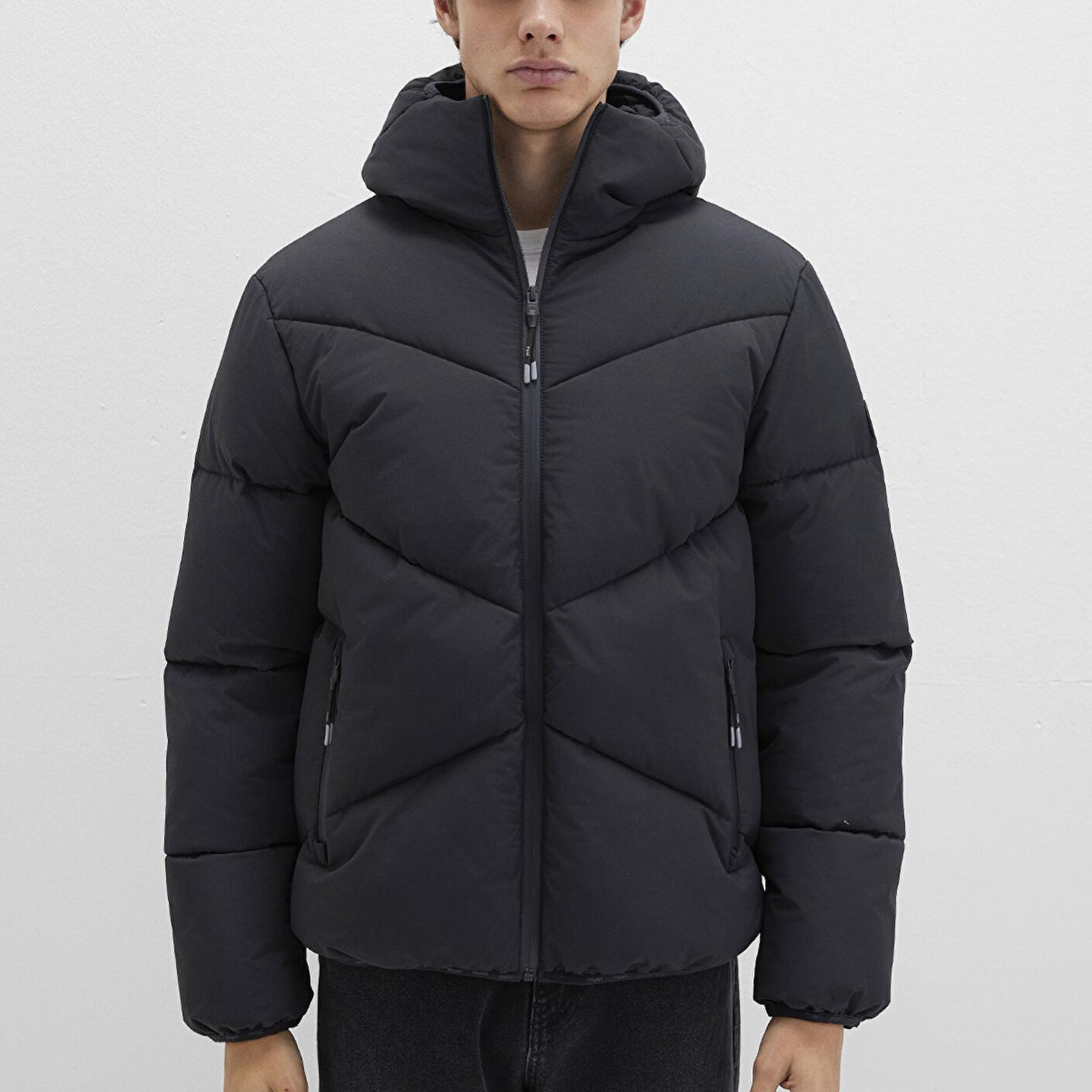 Mavi Kapüşonlu Siyah Şişme Mont 0110360-900