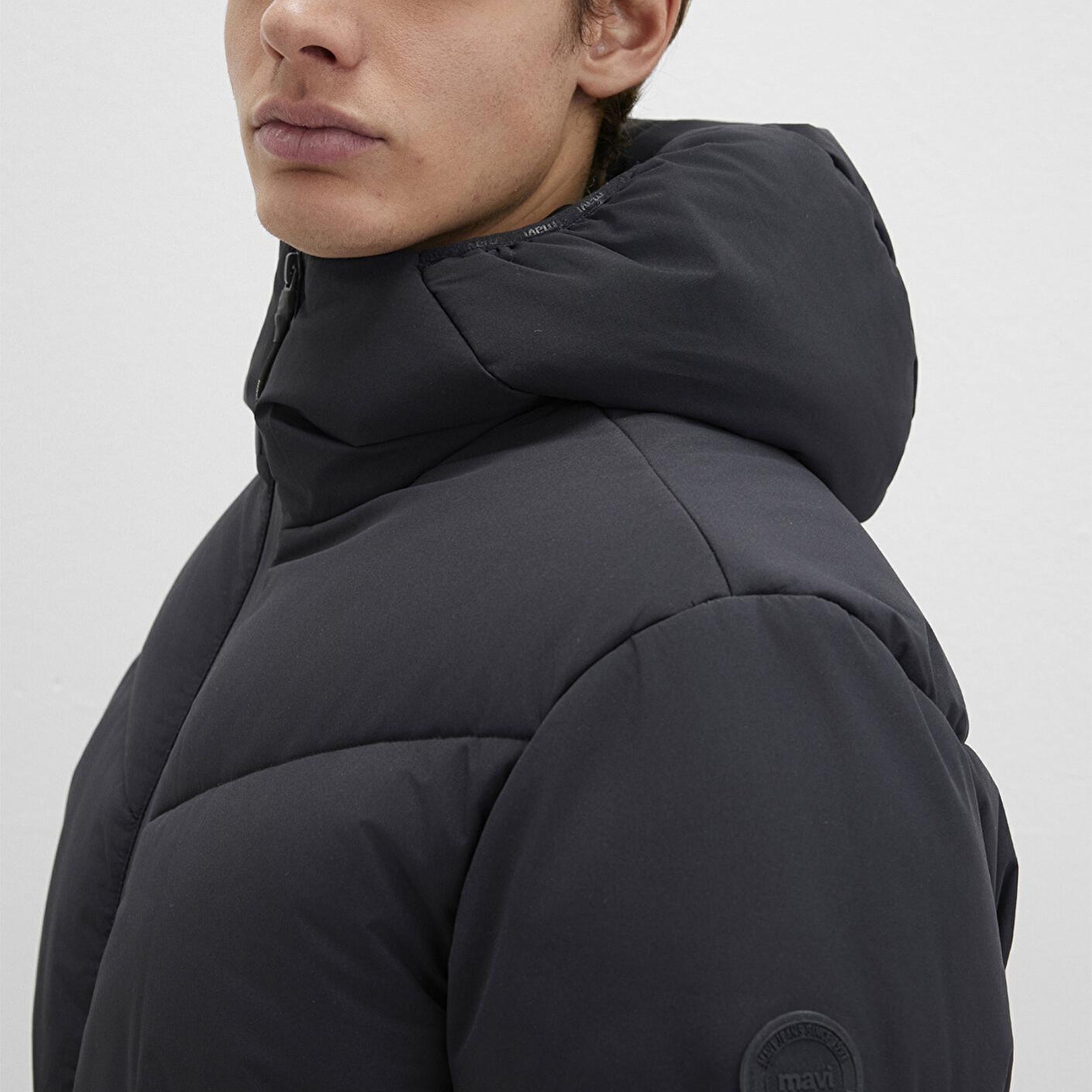 Mavi Kapüşonlu Siyah Şişme Mont 0110360-900