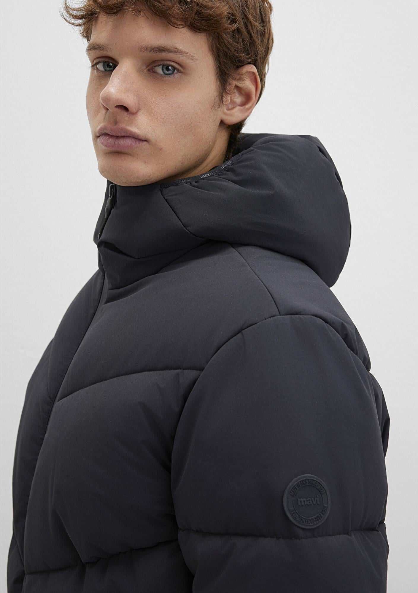 Mavi Kapüşonlu Siyah Şişme Mont 0110360-900