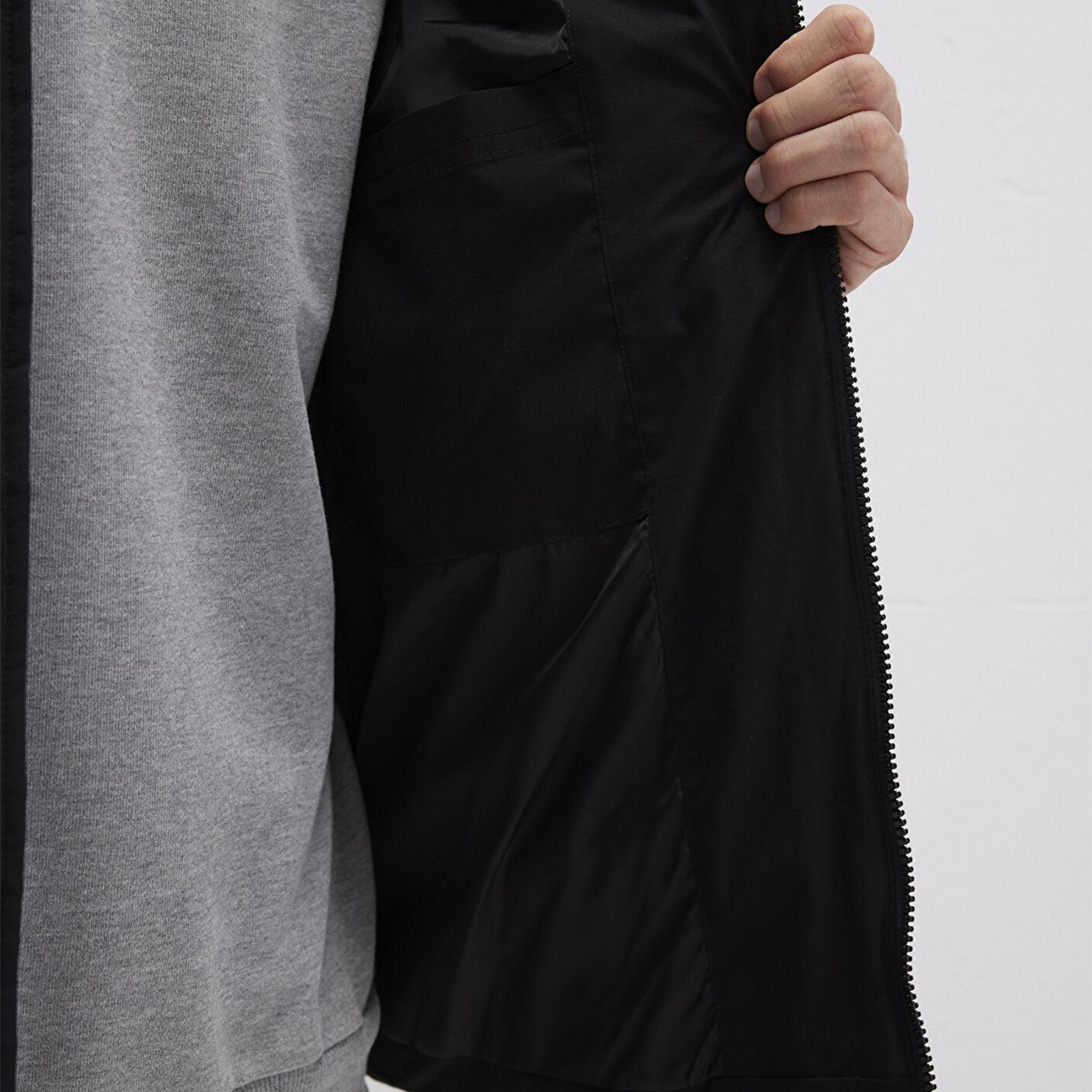 Mavi Kapüşonlu Siyah Şişme Mont 0110211-900