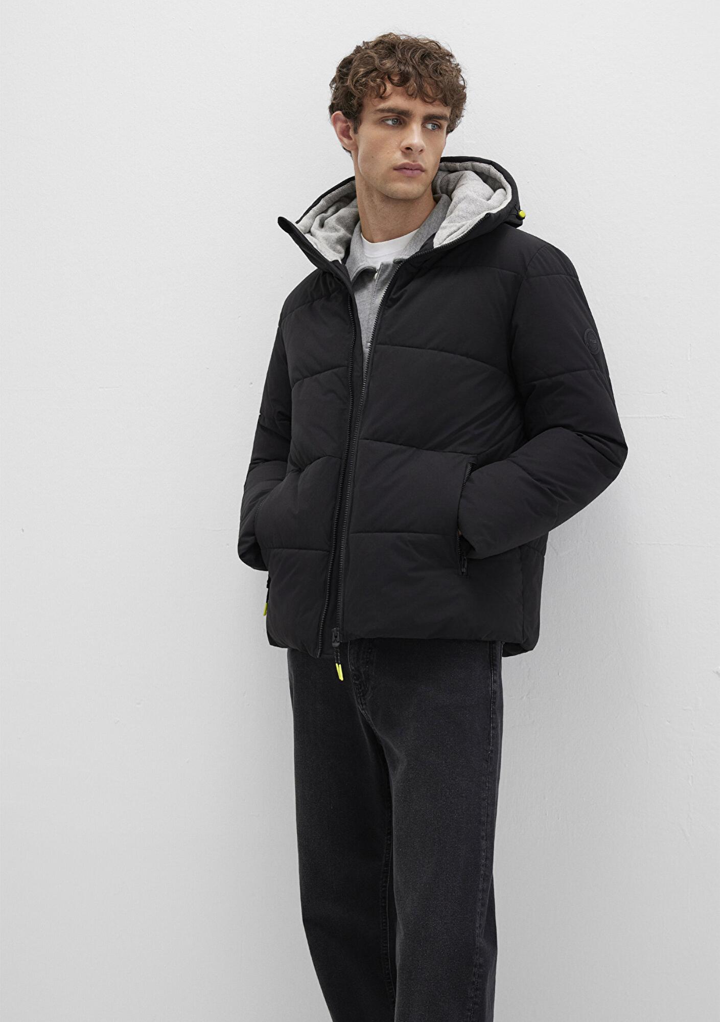 Mavi Kapüşonlu Siyah Şişme Mont 0110211-900