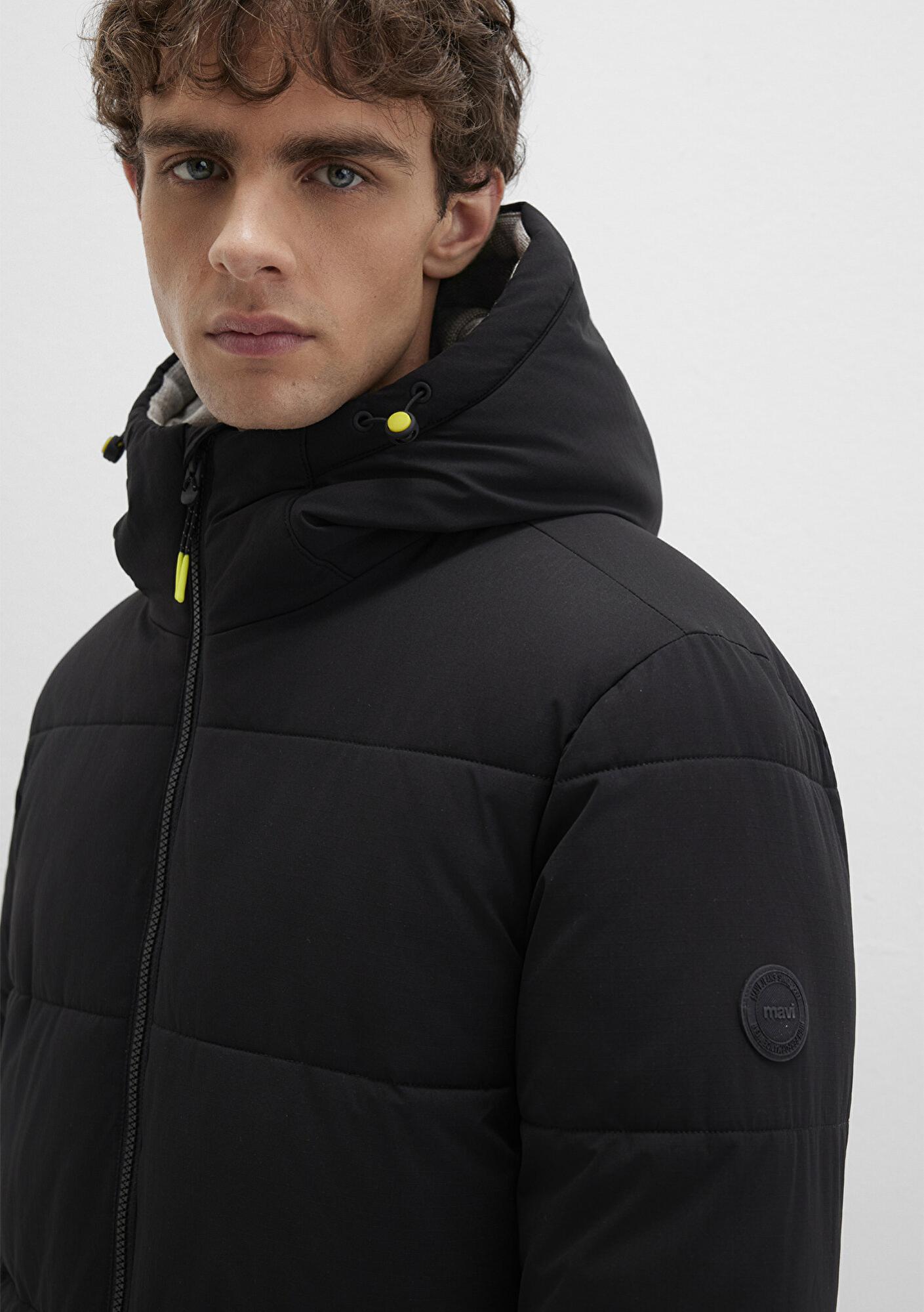 Mavi Kapüşonlu Siyah Şişme Mont 0110211-900