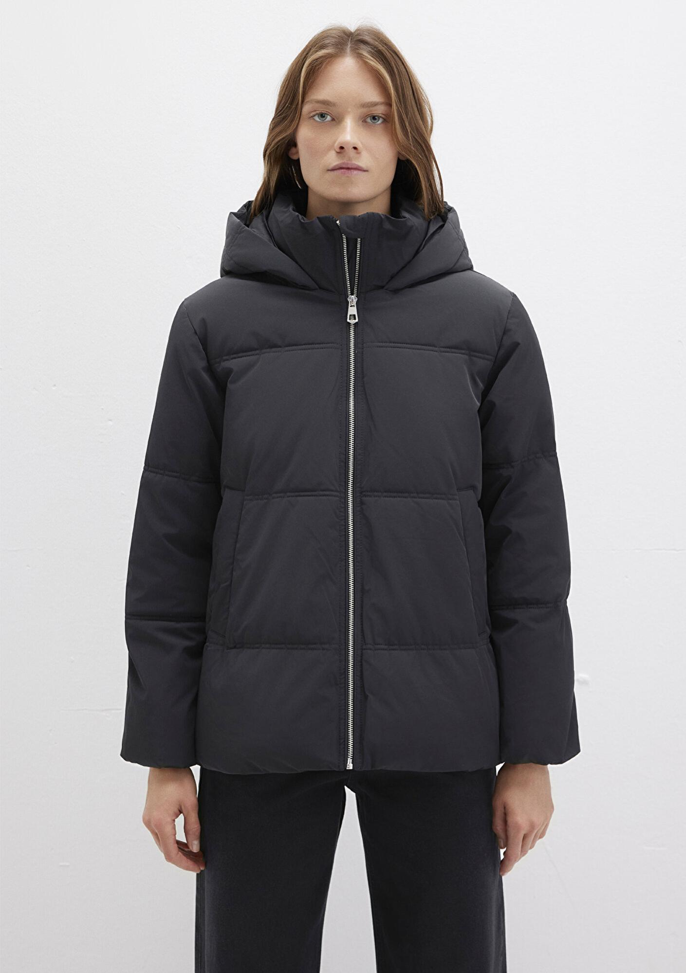 Mavi Su İtici Kapüşonlu Siyah Şişme Mont 1110445-900